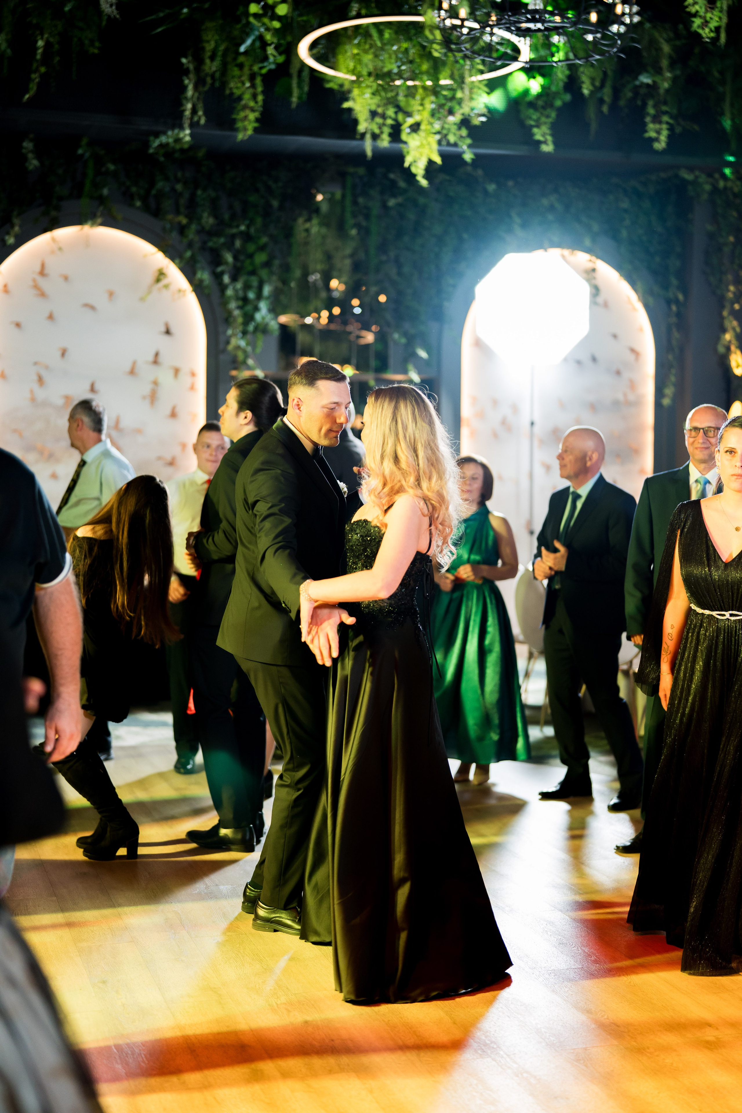 PARTY. Gabriel Florea — Fotograf nuntă București