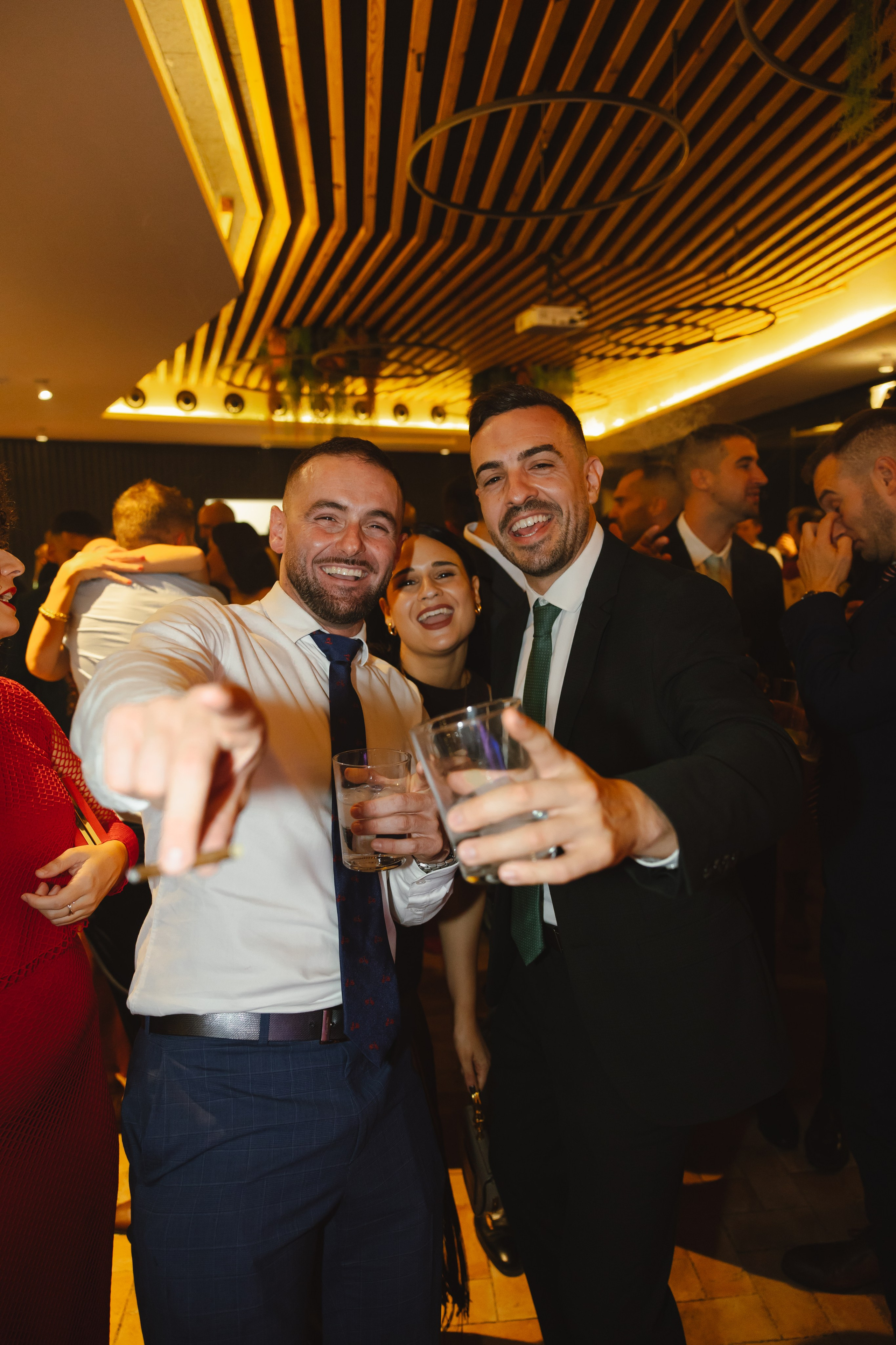 EVA & GUILLE. Fotógrafo y Videografo de bodas y eventos