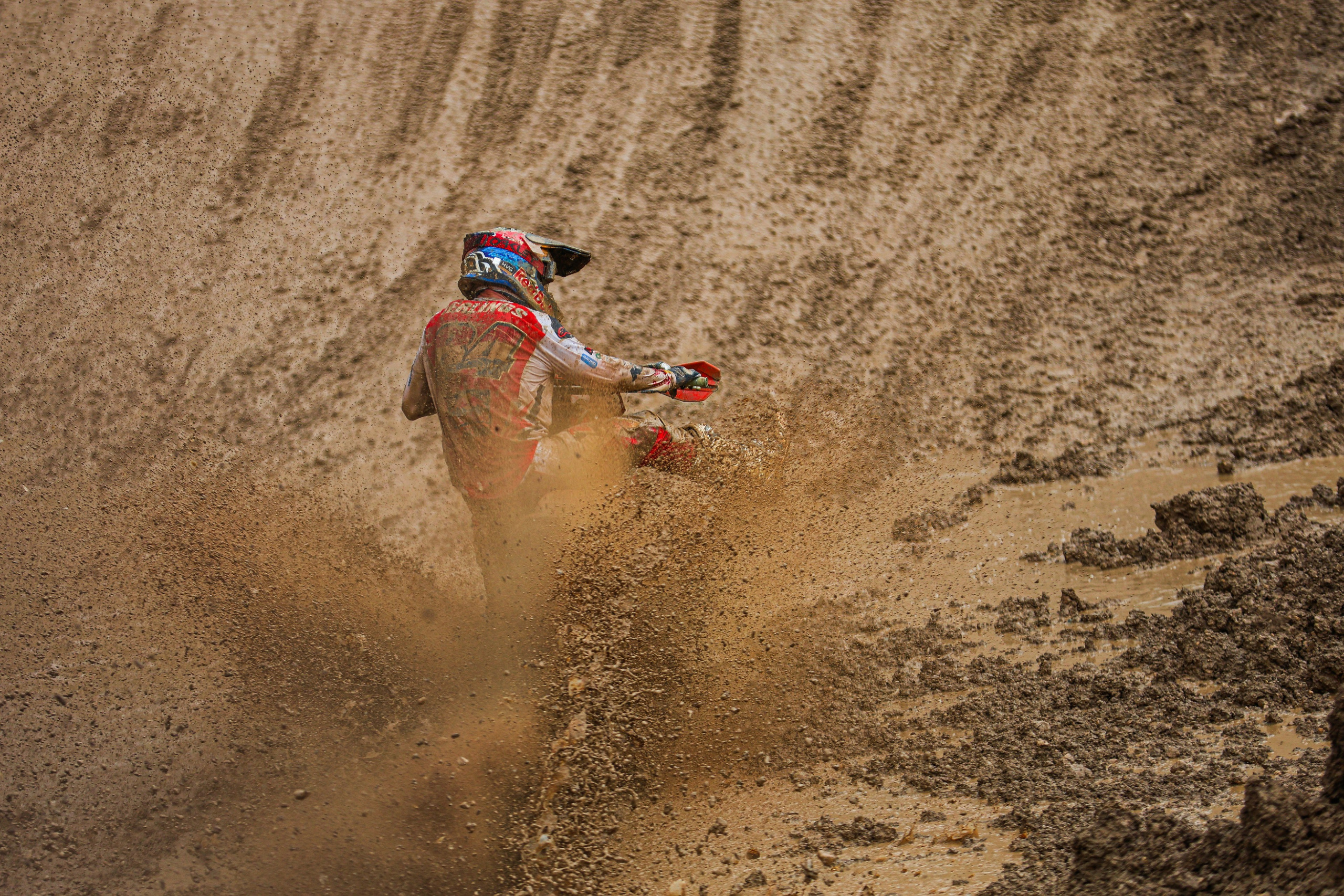 Jeffrey Herlings mud race MXGP Motocross World Championship