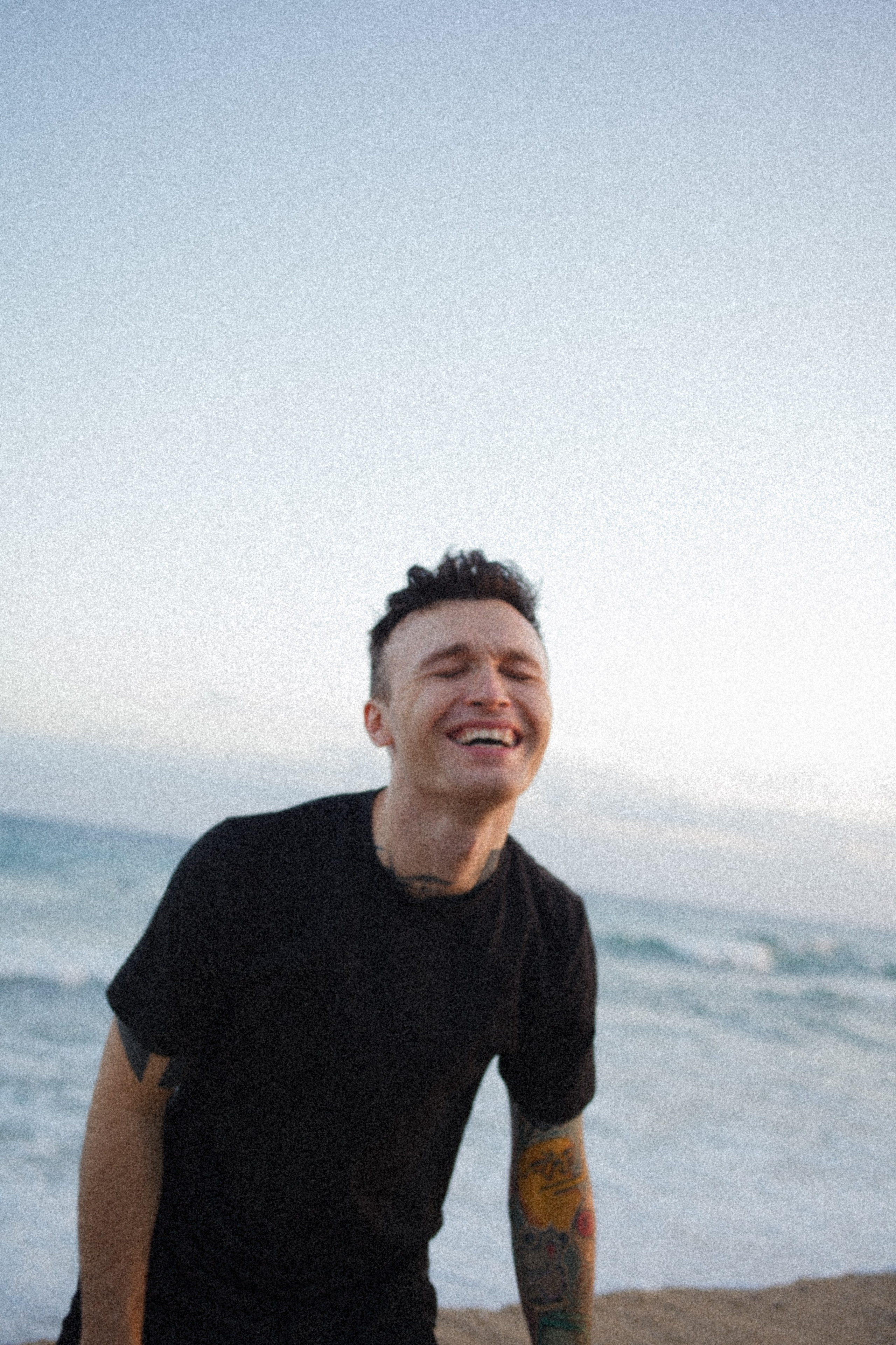 Un amigo en la playa. Marina Kálcheva – Photographer, Videographer & Visual Artist in Barcelona