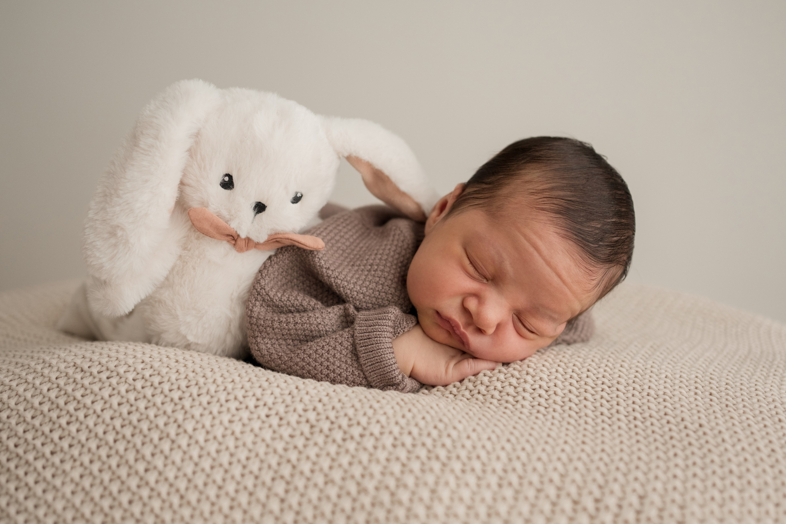 Sweet first days. Angela Iakovleva — Family Photographer in Dubai