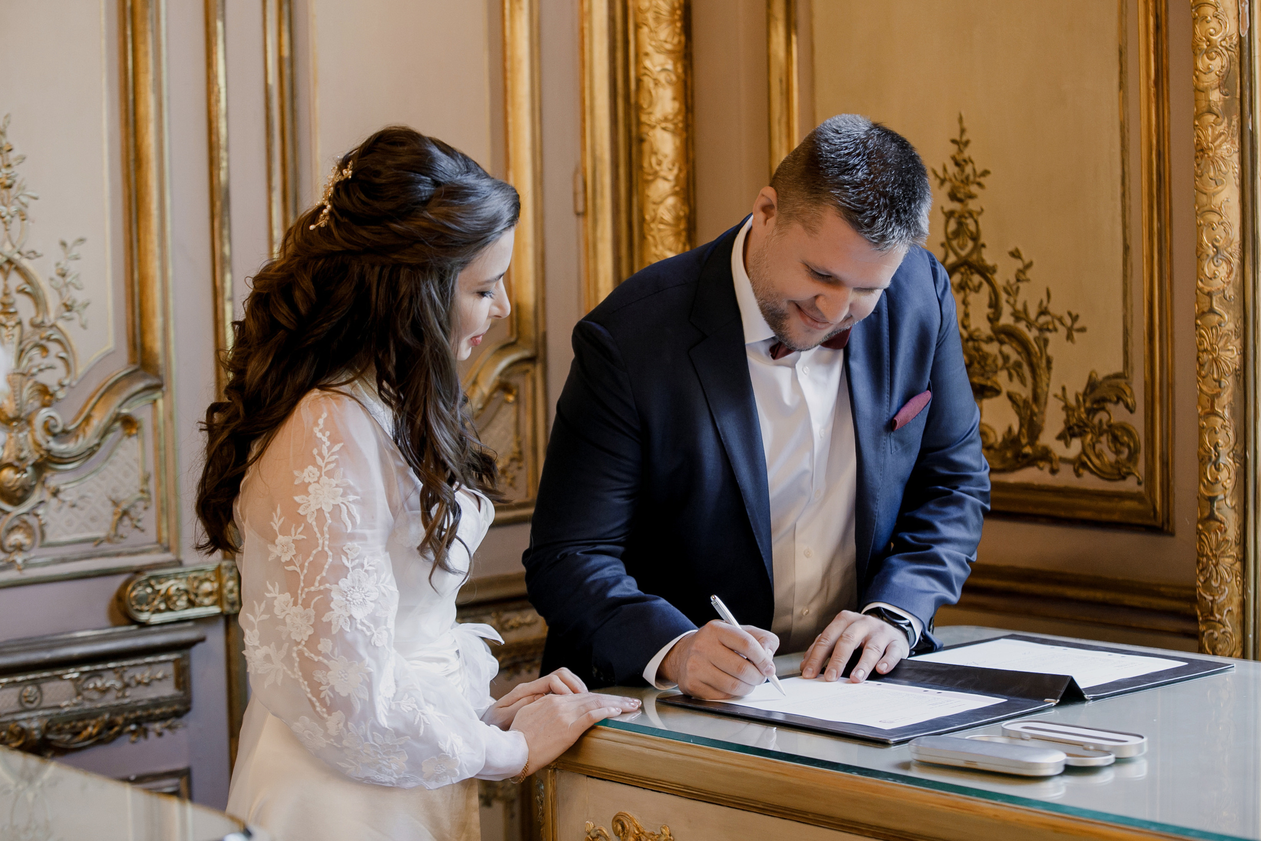 Autumn Paris Wedding Day. Iurkovski PHOTOGRAPHY in Europe. Luxury destination weddings and events