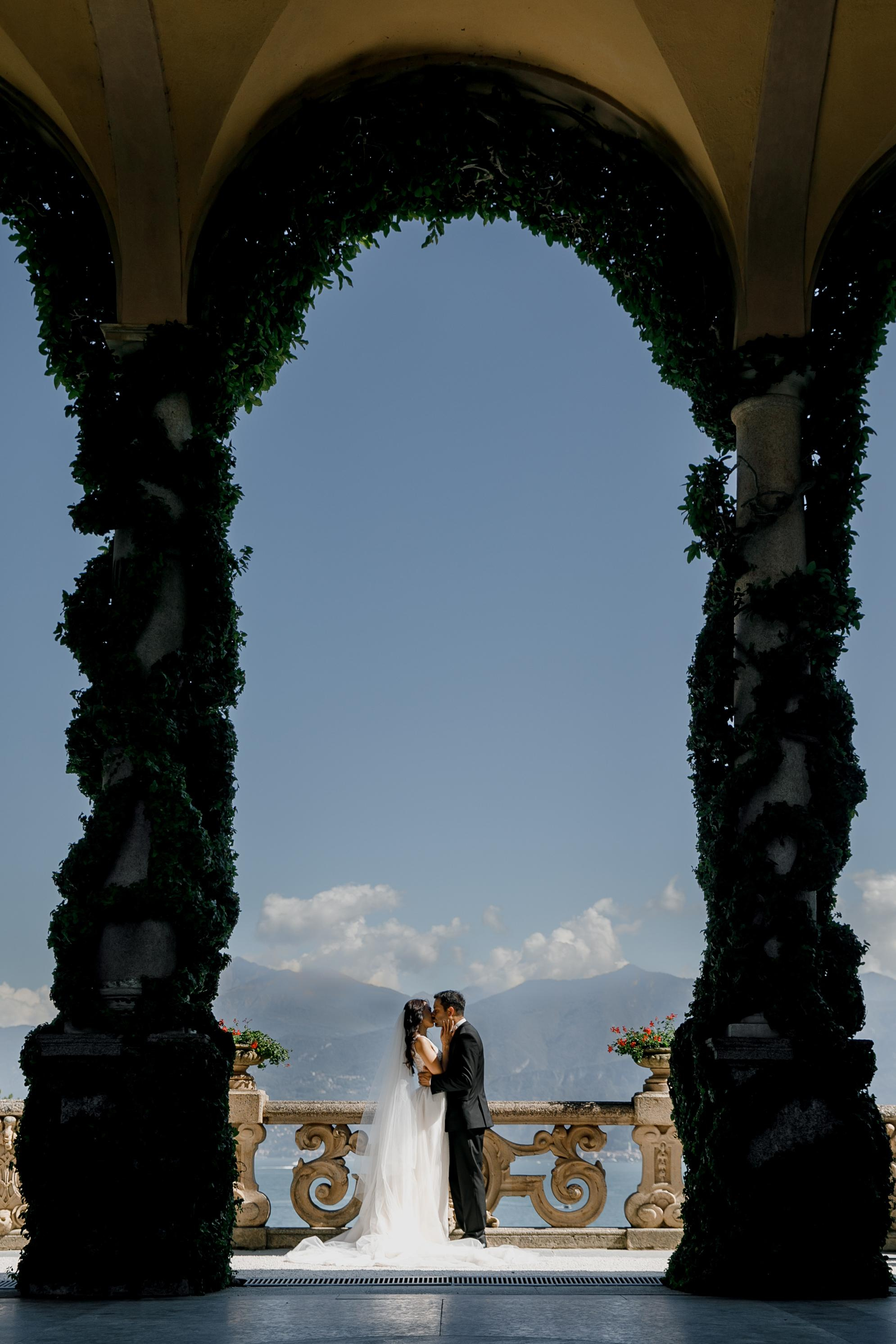 Como Lake Wedding Day Alexandru&Elena. Iurkovski PHOTOGRAPHY in Europe. Luxury destination weddings and events