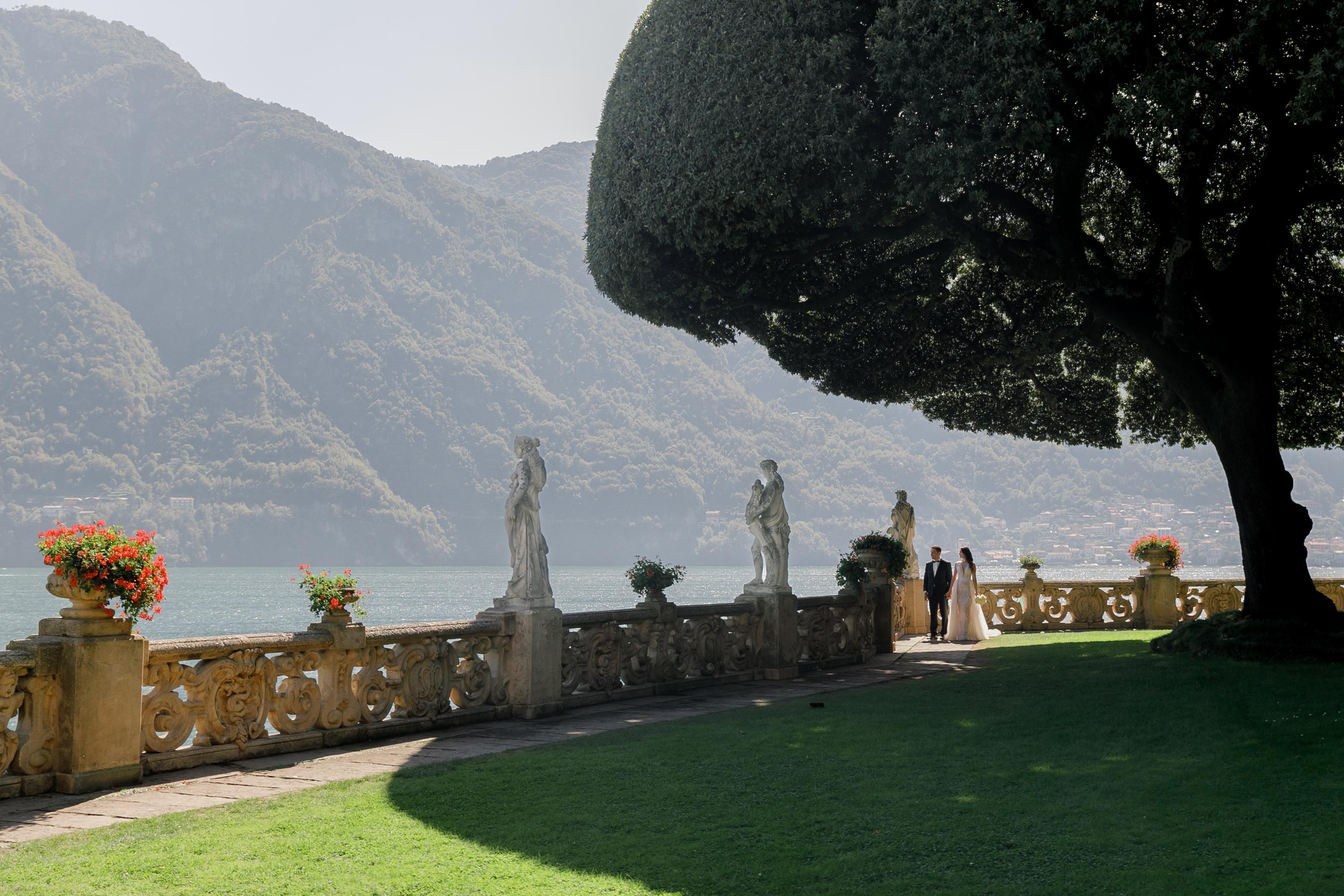 Como Lake Wedding Day Alexandru&Elena. Iurkovski PHOTOGRAPHY in Europe. Luxury destination weddings and events