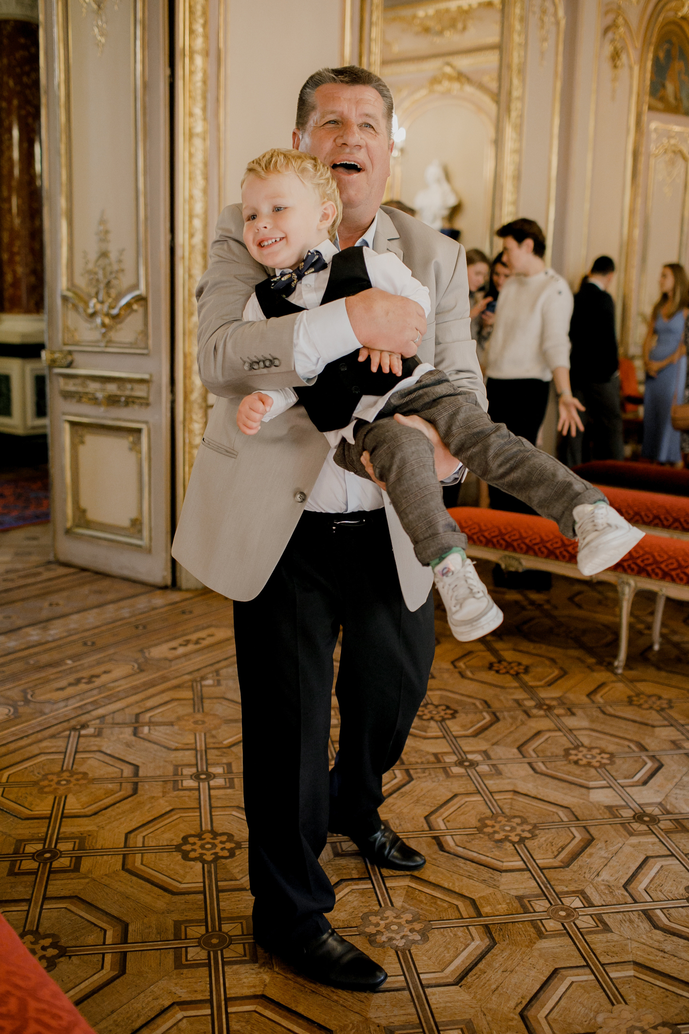 Autumn Paris Wedding Day. Iurkovski PHOTOGRAPHY in Europe. Luxury destination weddings and events