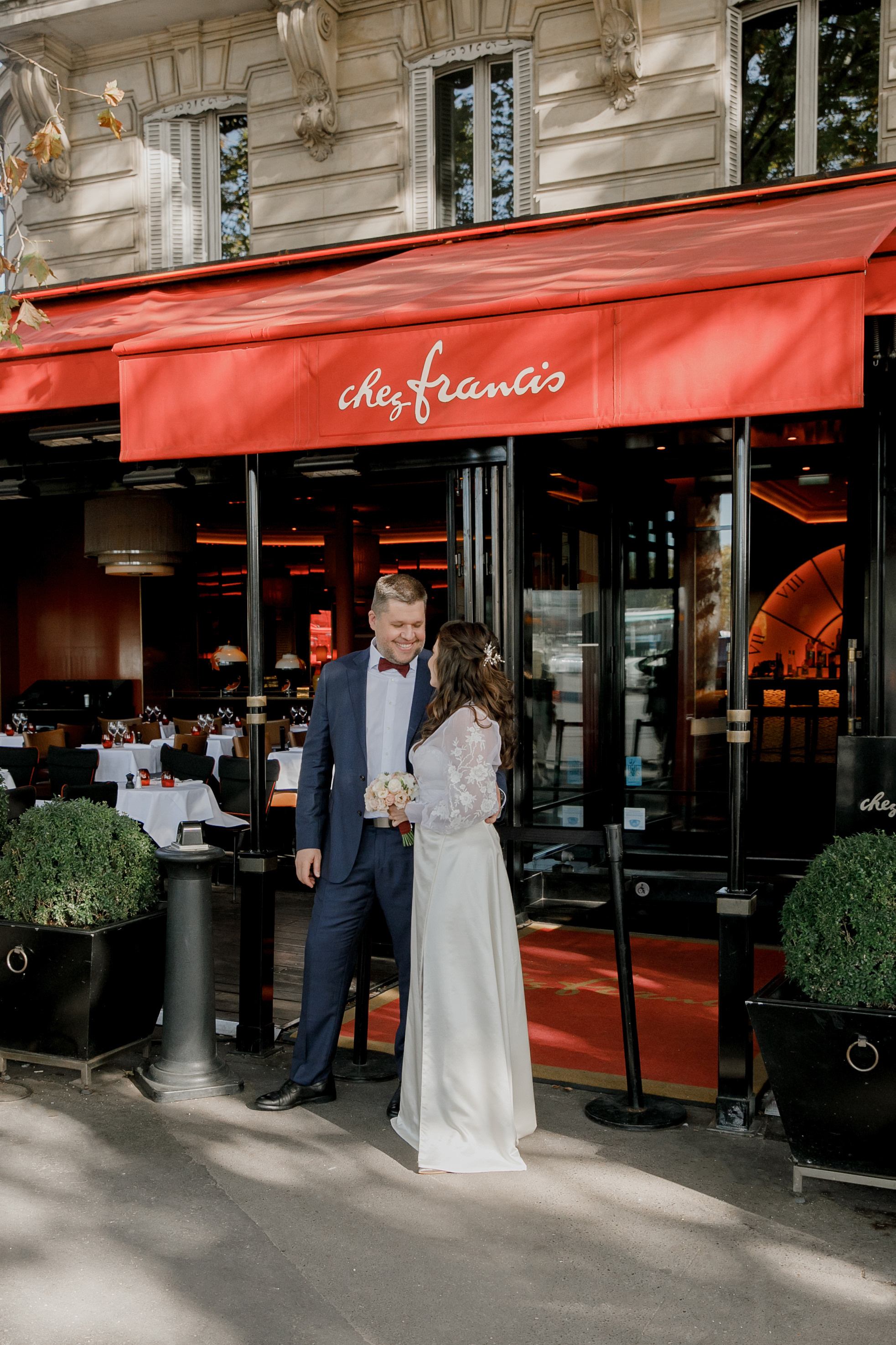 Autumn Paris Wedding Day. Iurkovski PHOTOGRAPHY in Europe. Luxury destination weddings and events