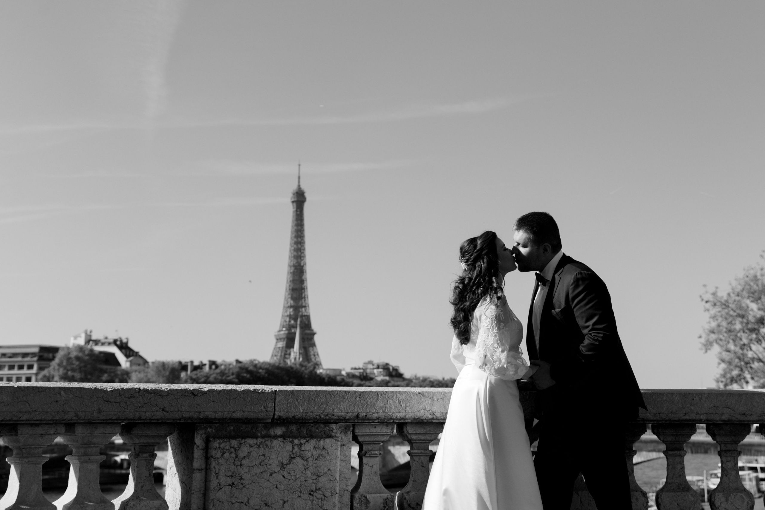 Autumn Paris Wedding Day. Iurkovski PHOTOGRAPHY in Europe. Luxury destination weddings and events