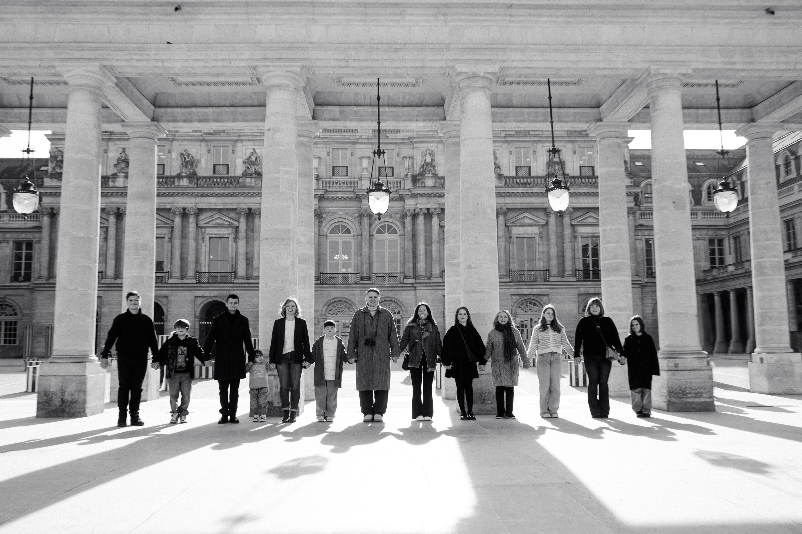 Big Family Photoshoot in Paris — Natural & Lifestyle Moments