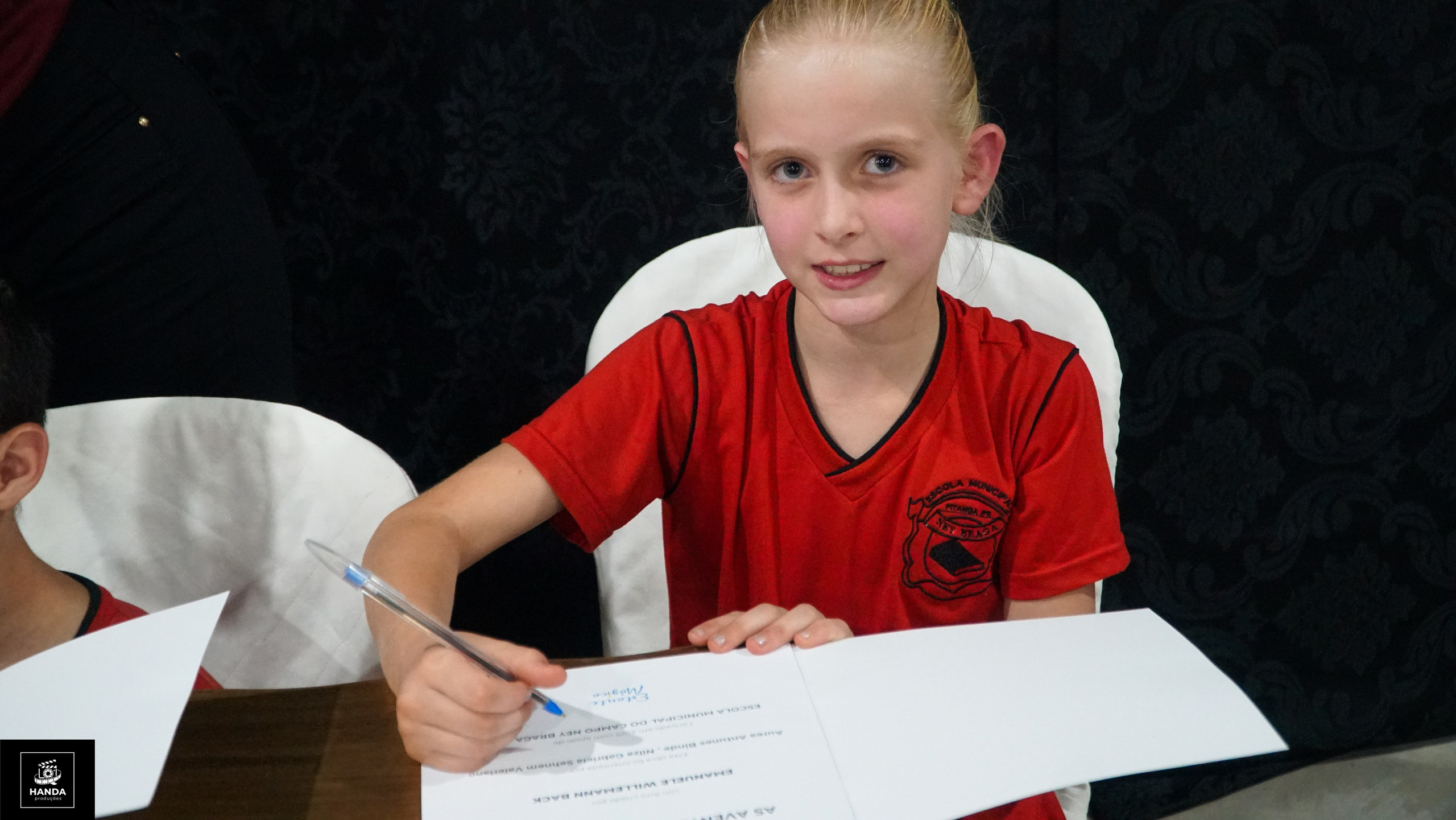 Noite autógrafos colégio Aurélio Buarque de Holanda. Handa Produções