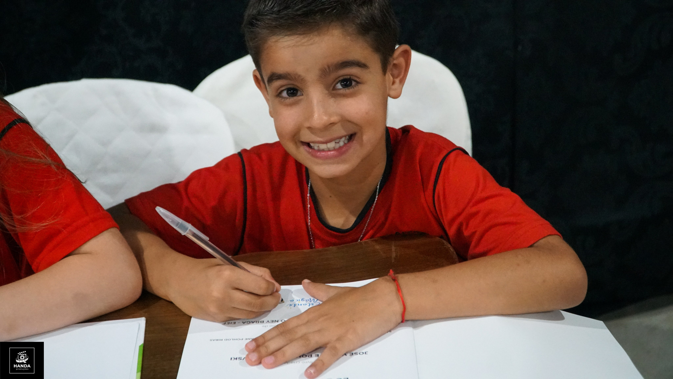 Noite autógrafos colégio Aurélio Buarque de Holanda. Handa Produções
