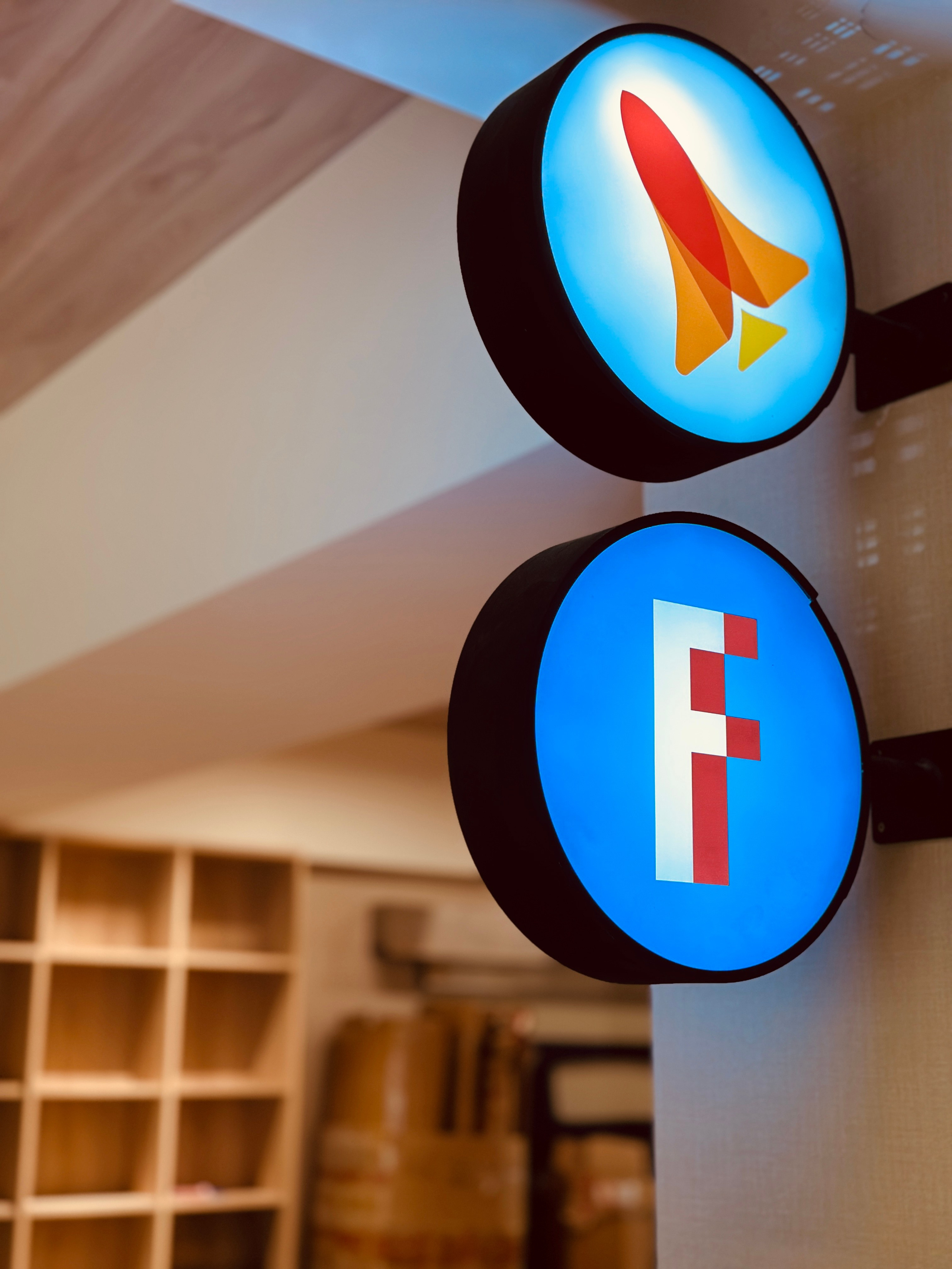 Study DIY agency office. IHID studio