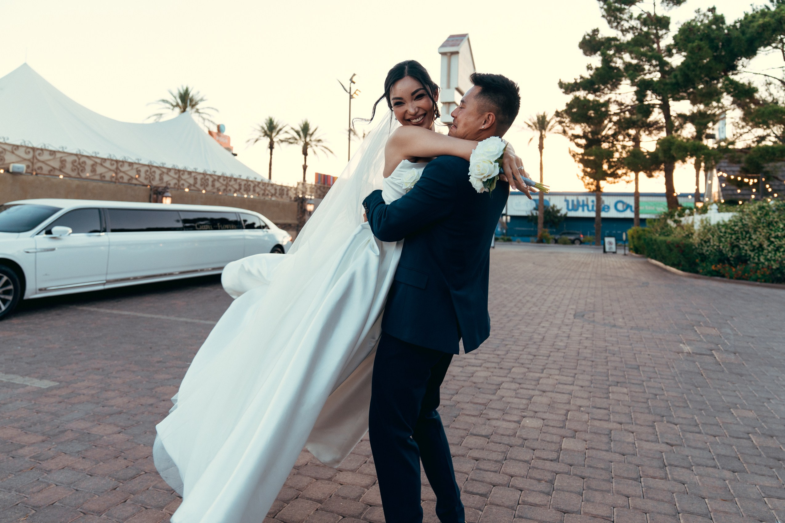 Anjeli&Asher. Wedding & elopement photographer Viktoriya Kravtsov. Las Vegas