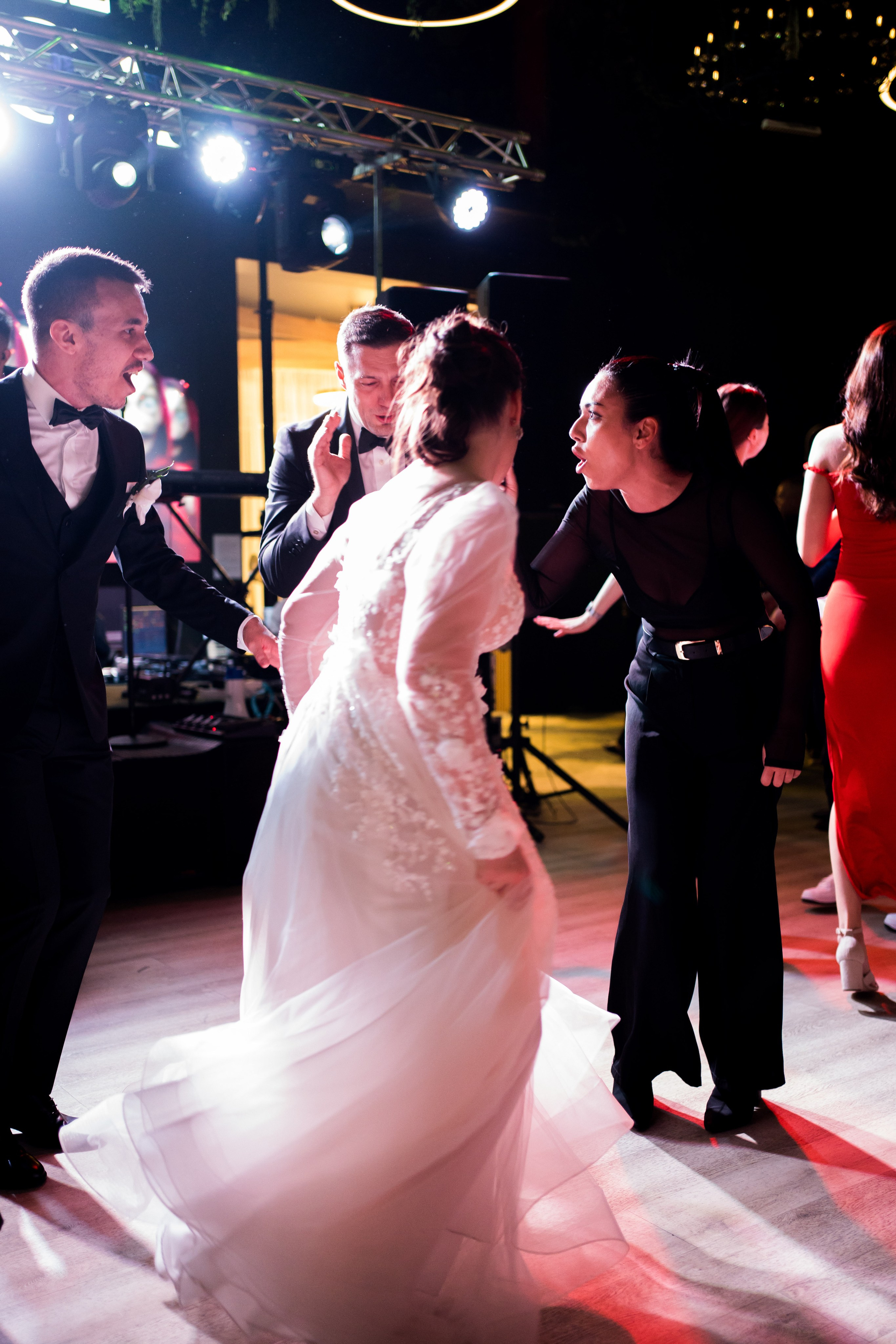 PARTY. Gabriel Florea — Fotograf nuntă București