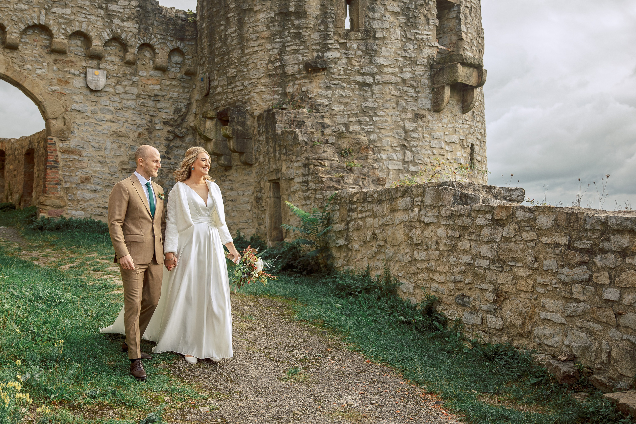 Hochzeit in Burg Hornberg. Fotograf für Hochzeits- und Familienfotos in Buchen (Odenwald) Mosbach