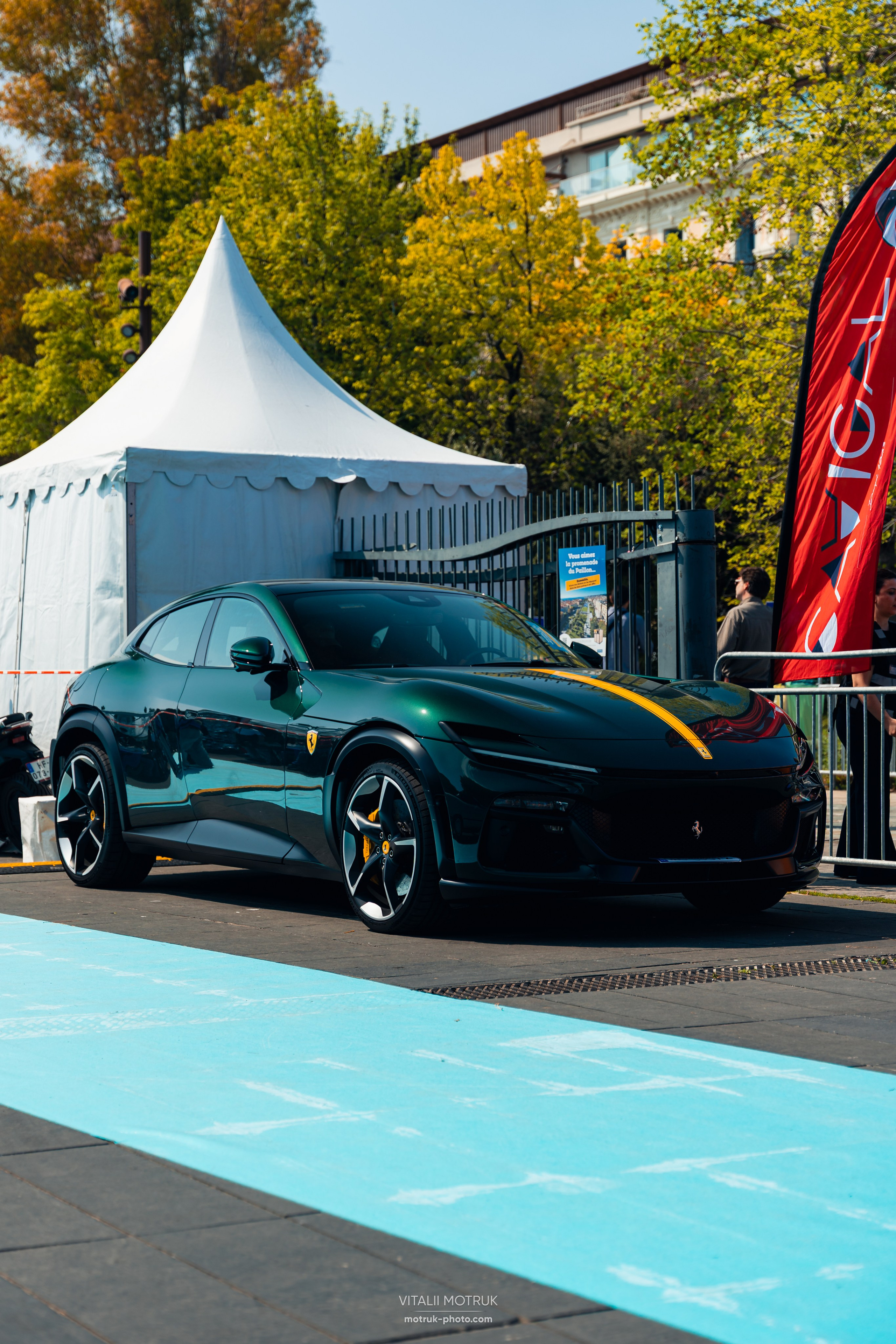 Legends de Nice. Photographe de voitures à Paris — Vitalii Motruk