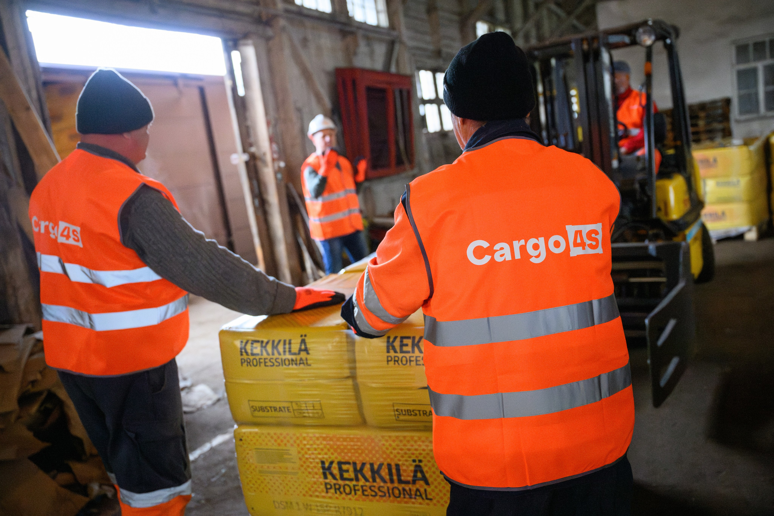 Cargo 4s — reklāmas foto. Ritvars Pujats Emotion Photographer