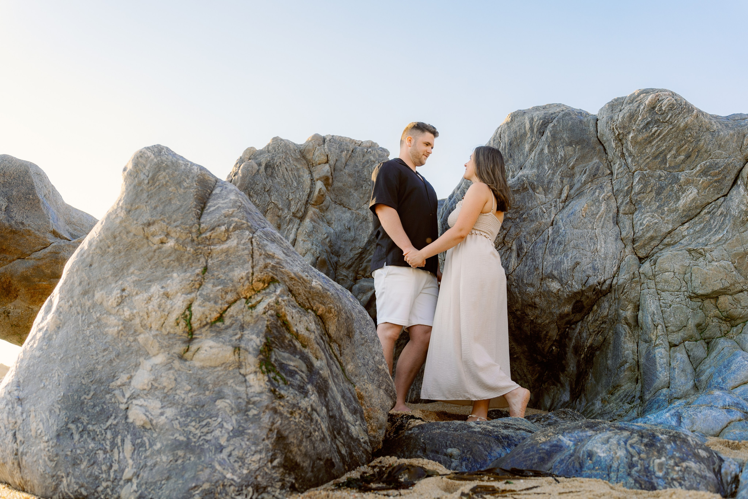 LOVE STORY ON THE BEACH. Photographer in Portugal Polina Gotovaya