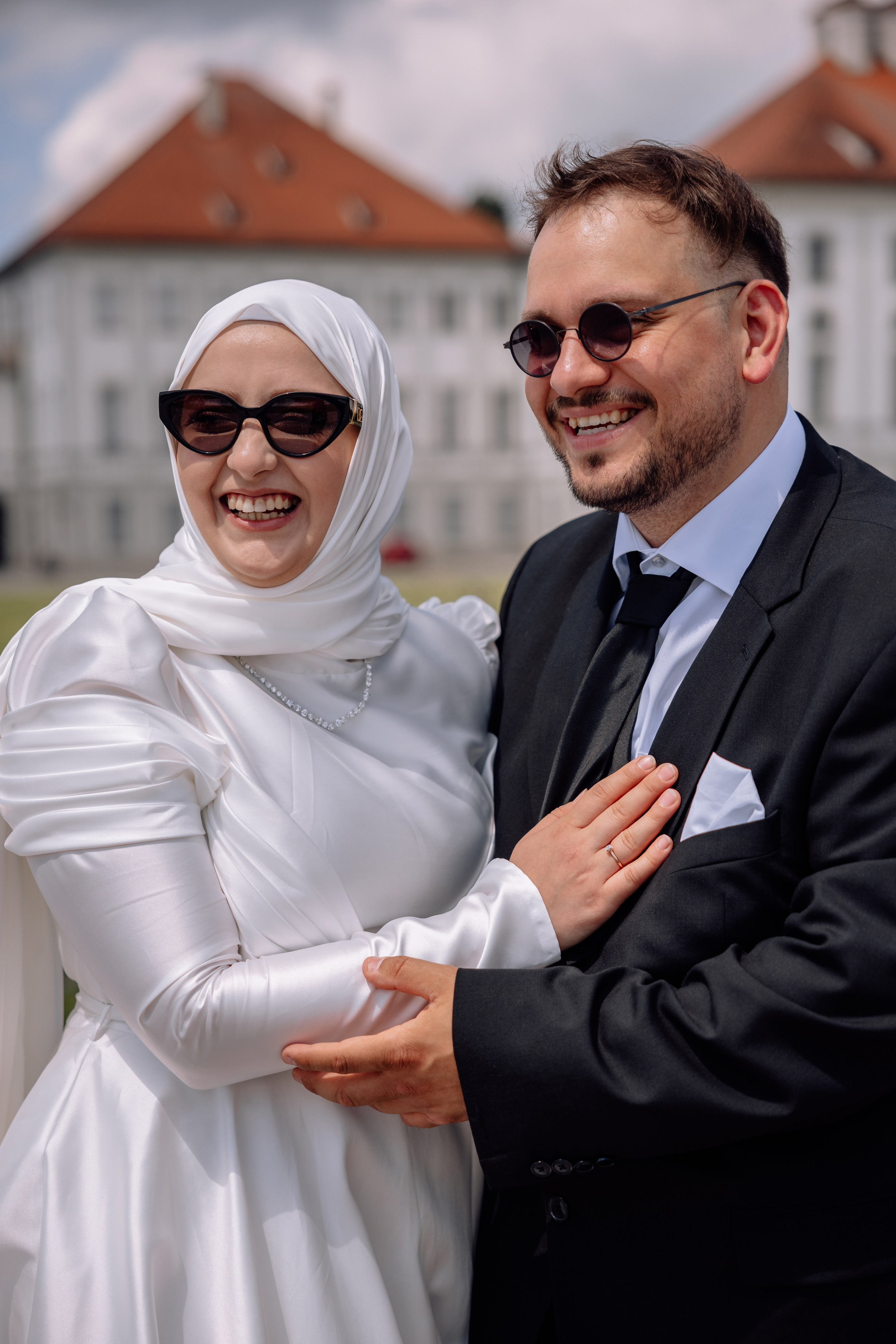 Nahaufnahme des Paares vor dem Schloss Nymphenburg