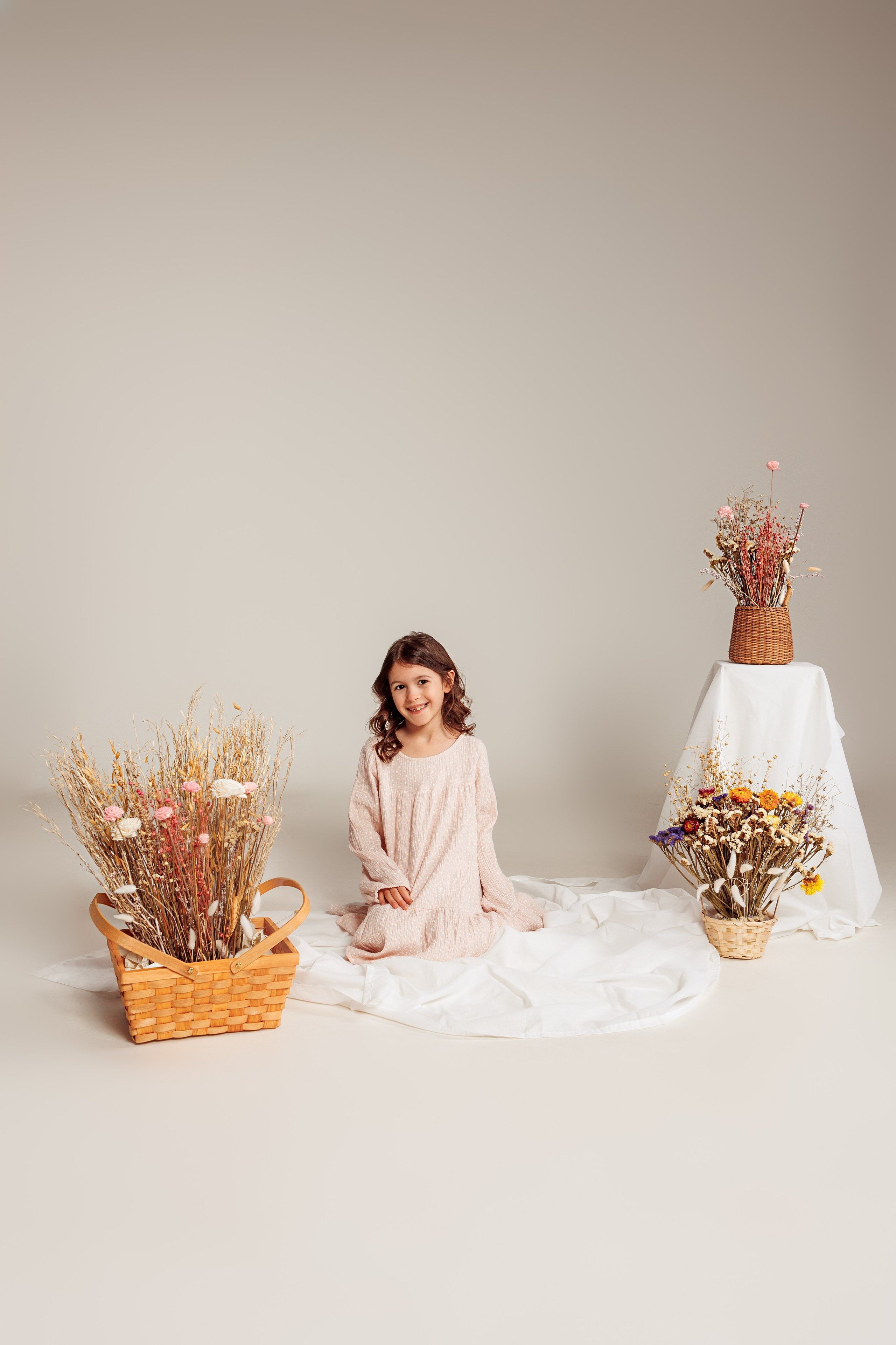 Familia Hudea - fotografii de studio. Cristina Andronache fotograf Brașov fotograf de familie fotograf de nunta Brașov