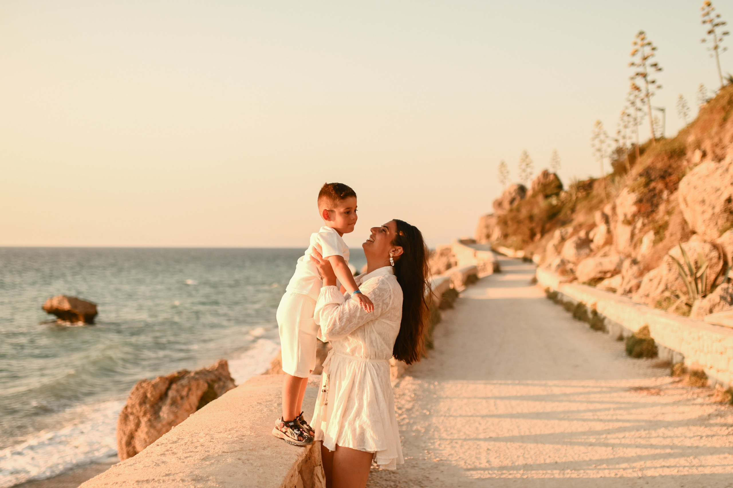 Family Photoshoot Rhodes. Φωτογράφος νεογέννητων στη Ρόδο. Φωτογράφιση εγκυμοσύνης