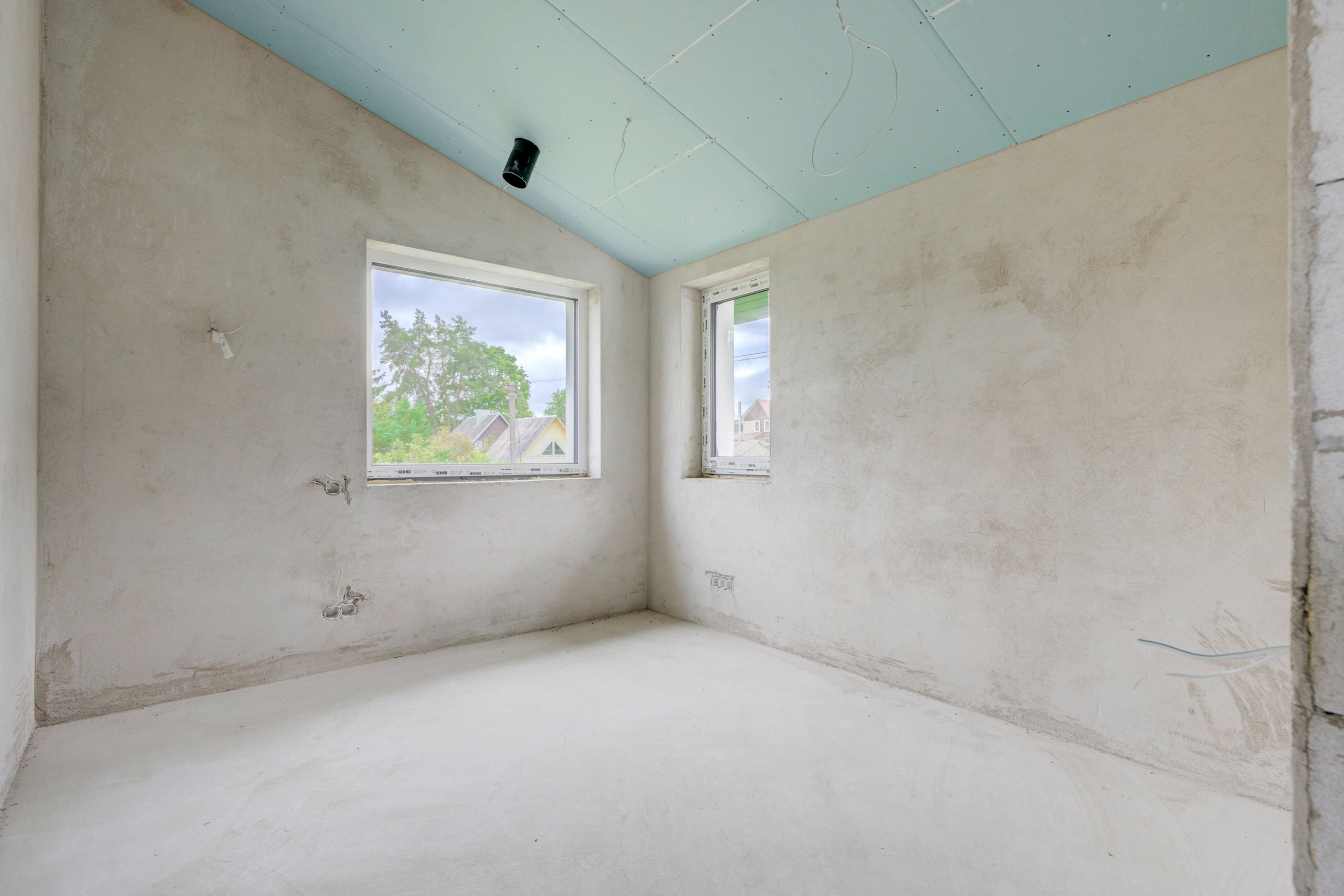 Pagubės sodų 11-oji 16, Vilnius. Namas su nepilna apdaila. Elina Sapiega fotografė Vilniuje