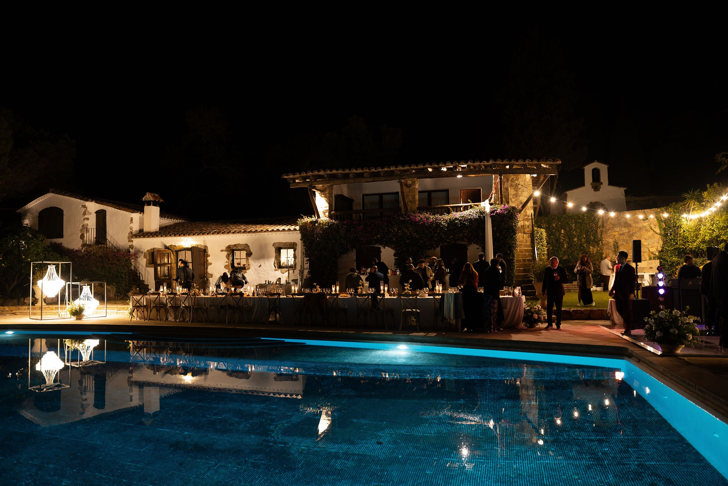 Donielle and Edwin. Fotógrafos de bodas de destino y creadores de contenido con base en España