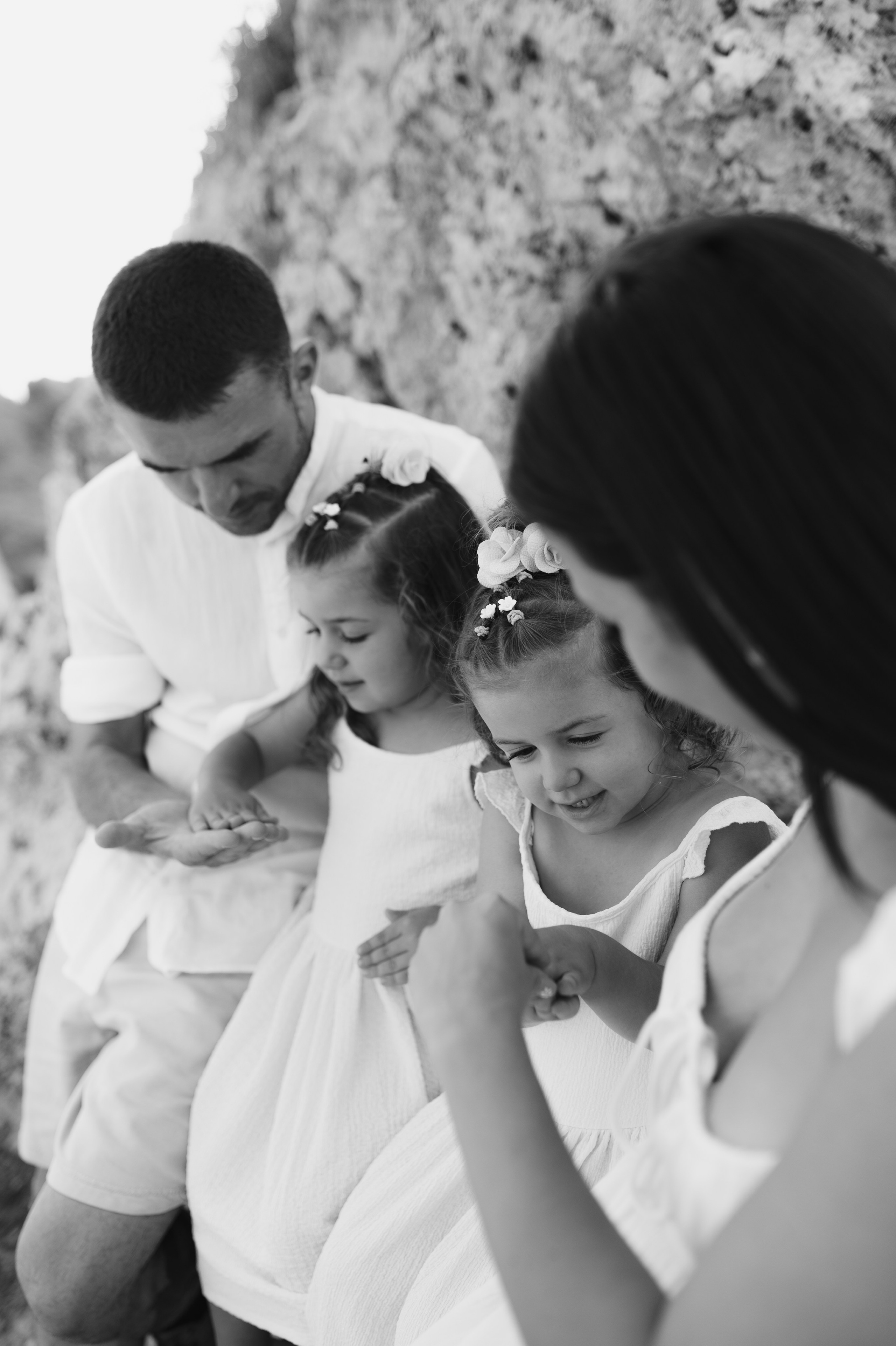 Oικογενειακή φωτογράφιση στη φύση Ρόδος. Φωτογράφος νεογέννητων στη Ρόδο. Φωτογράφιση εγκυμοσύνης