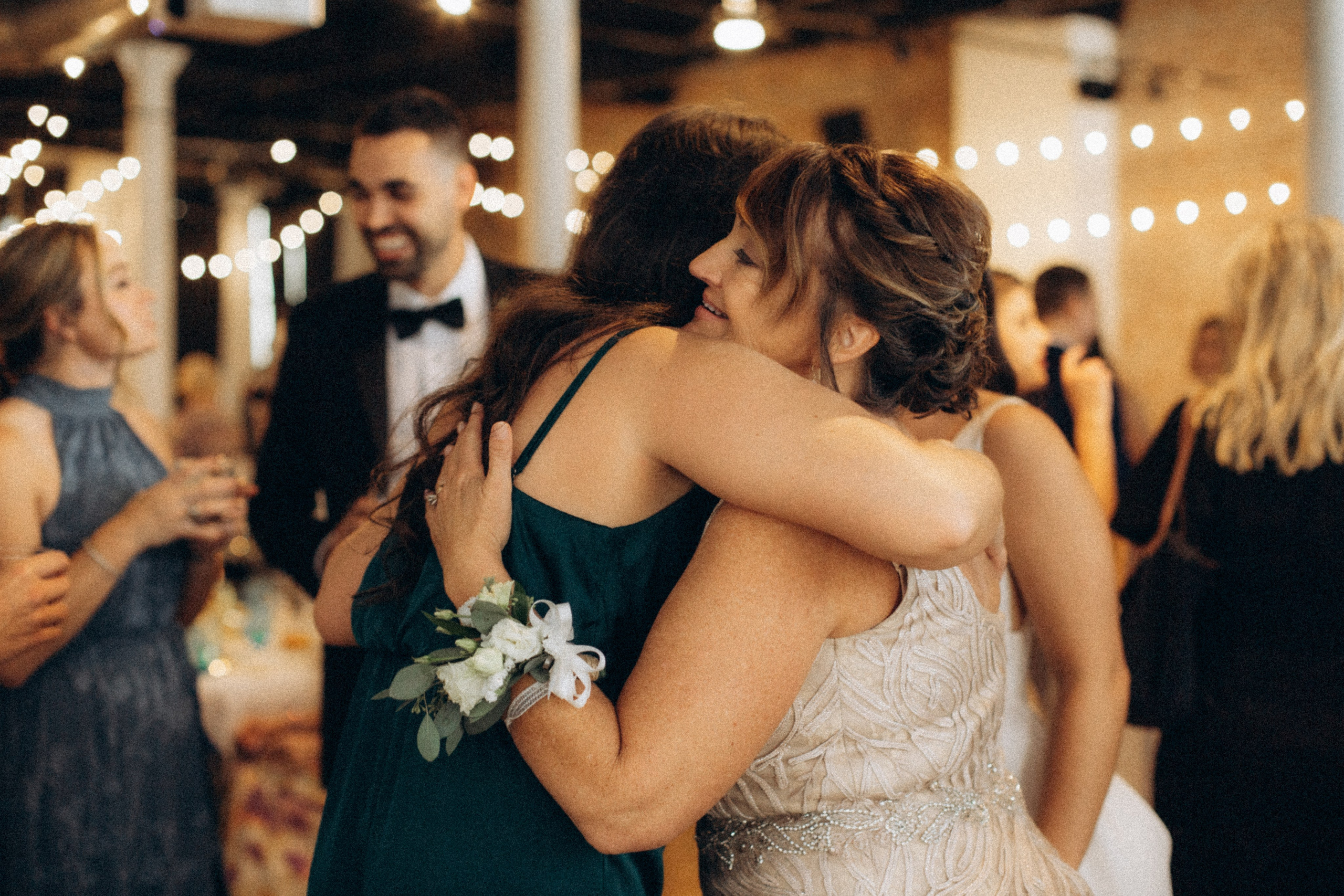Nicholas & McKenzie (OH). CAPTURED BY SHANKS PHOTOGRAPHY