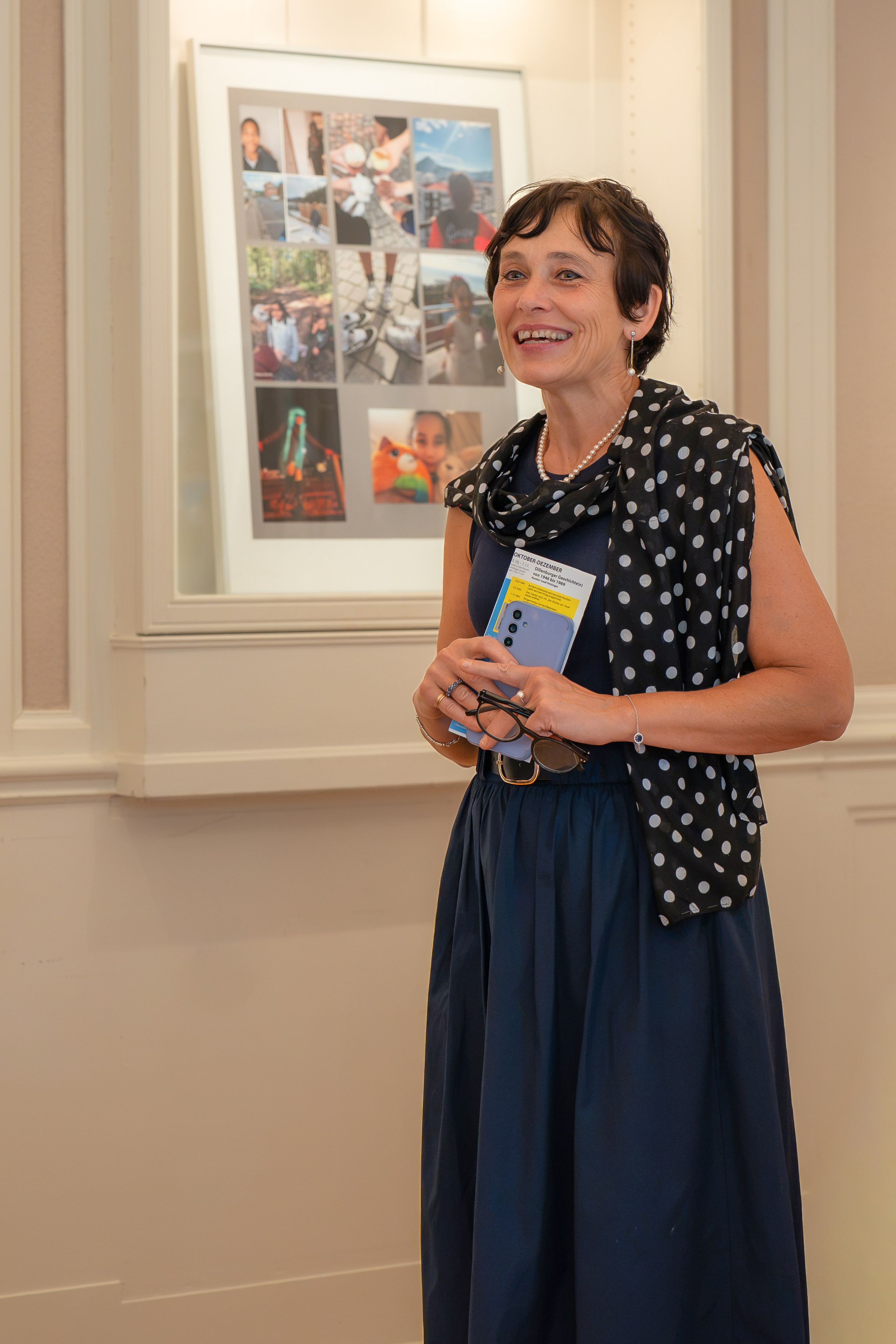 Die Ausstellung “Kinderblicke: Unsere Welt im Fokus — Kinder machen Kunst” (Deutschland, Dillenburg). Family, fashion & event photographer in Doha