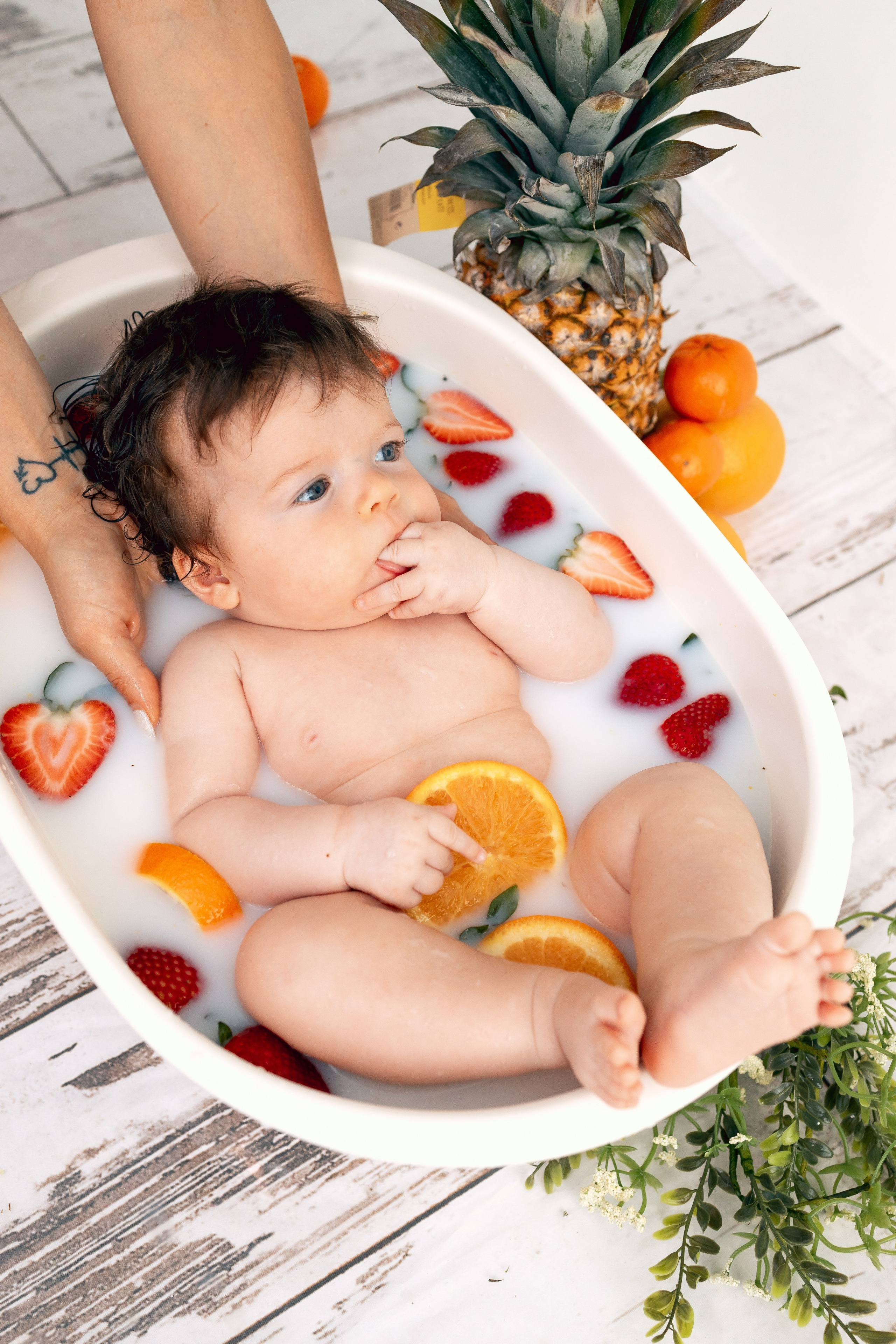 Milk bath. Anaeliseevaphoto.com