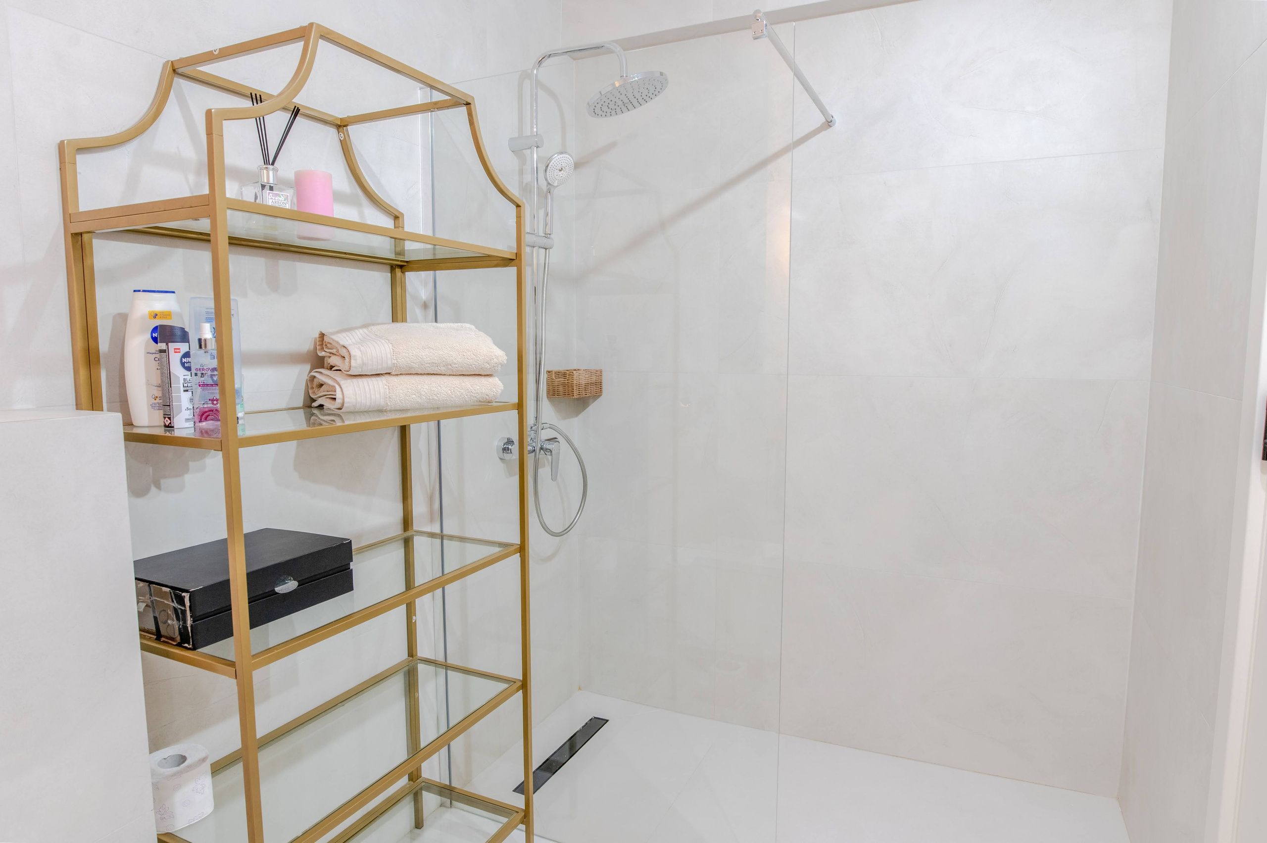 Proiecte Imobiliare. Iustin Olariu Films