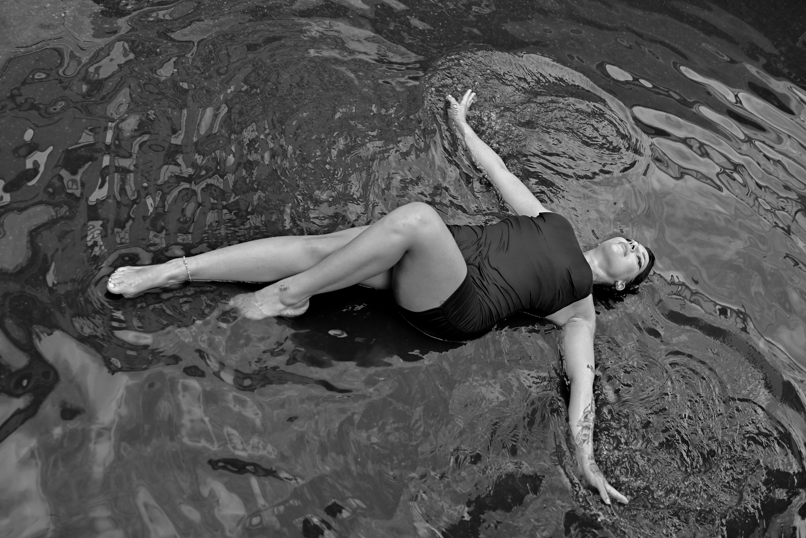 Scatti per far andare l’acqua di traverso all’ex