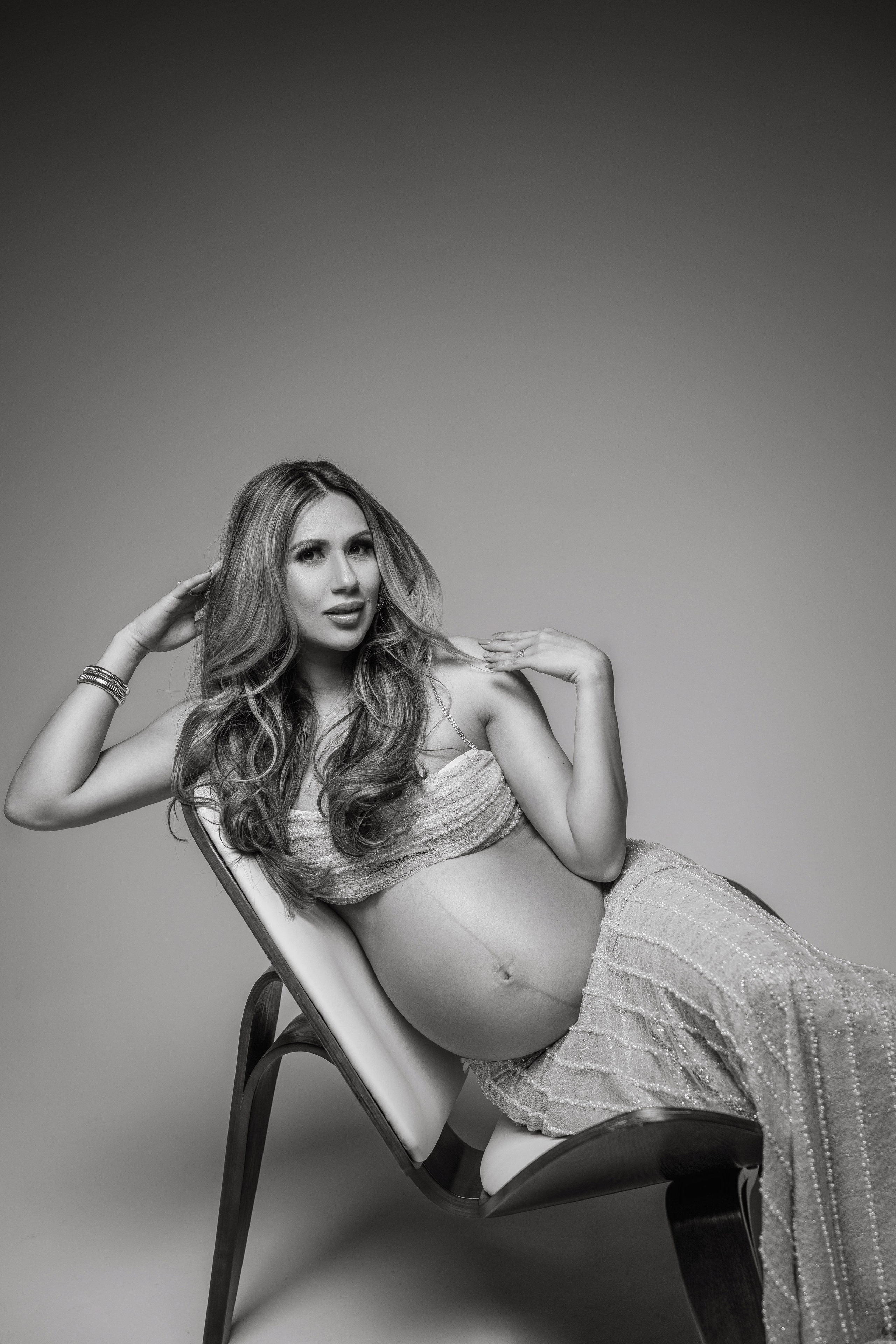 Vivian&Jose. Maternity in studio. Wedding and family photographer and videographer PA, NJ, NY, DE, MD