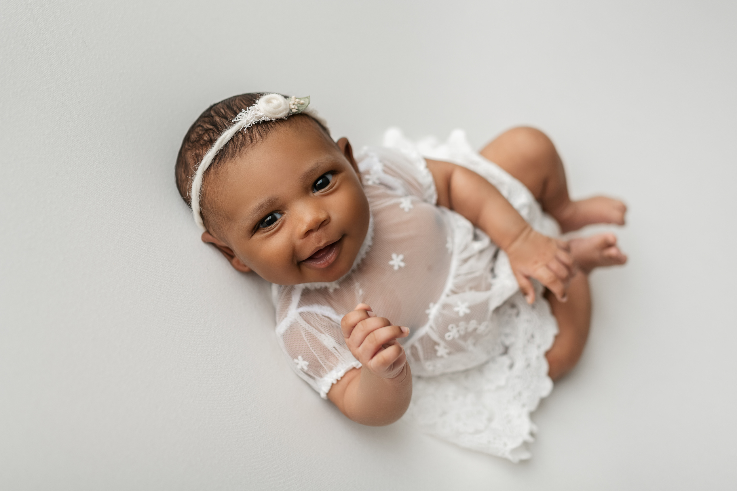 ניו בורן. צילומי הריון, ניו בורן, גיל שנה בראשון לציון -Jenya Rosso Photography