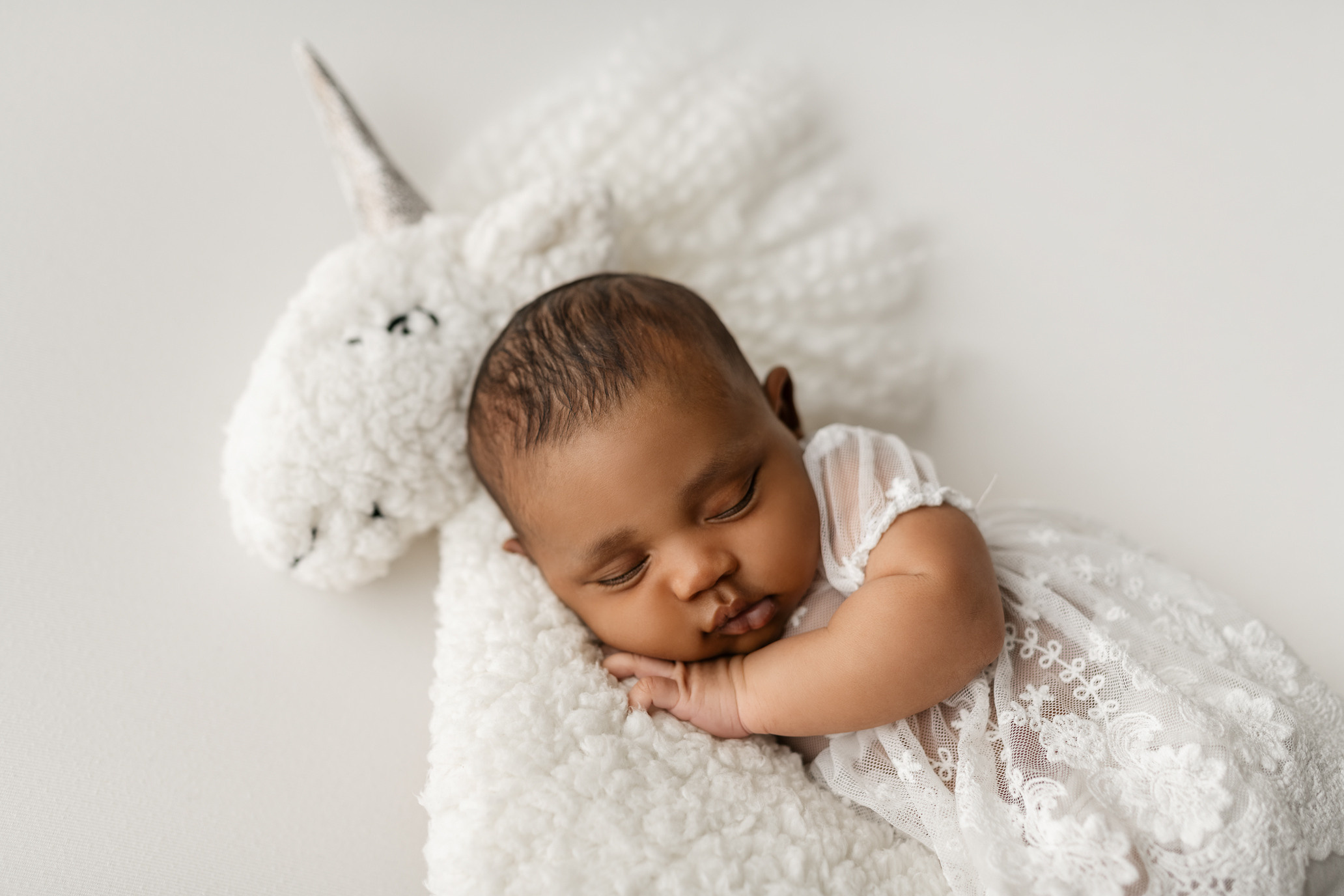 ניו בורן. צילומי הריון, ניו בורן, גיל שנה בראשון לציון -Jenya Rosso Photography