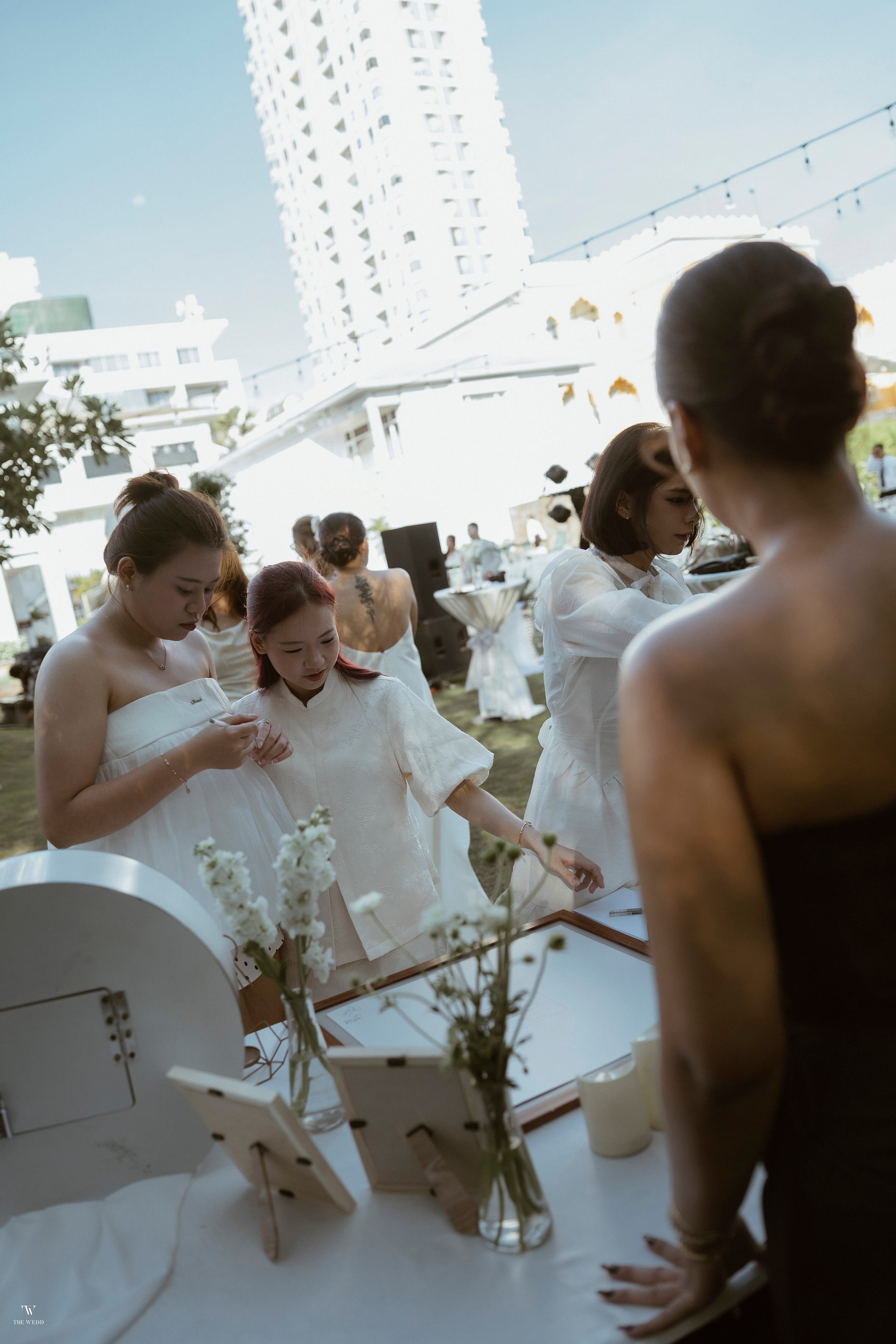 ALEX & NICOLE. WEDDING PHOTOGRAPHER IN VIETNAM