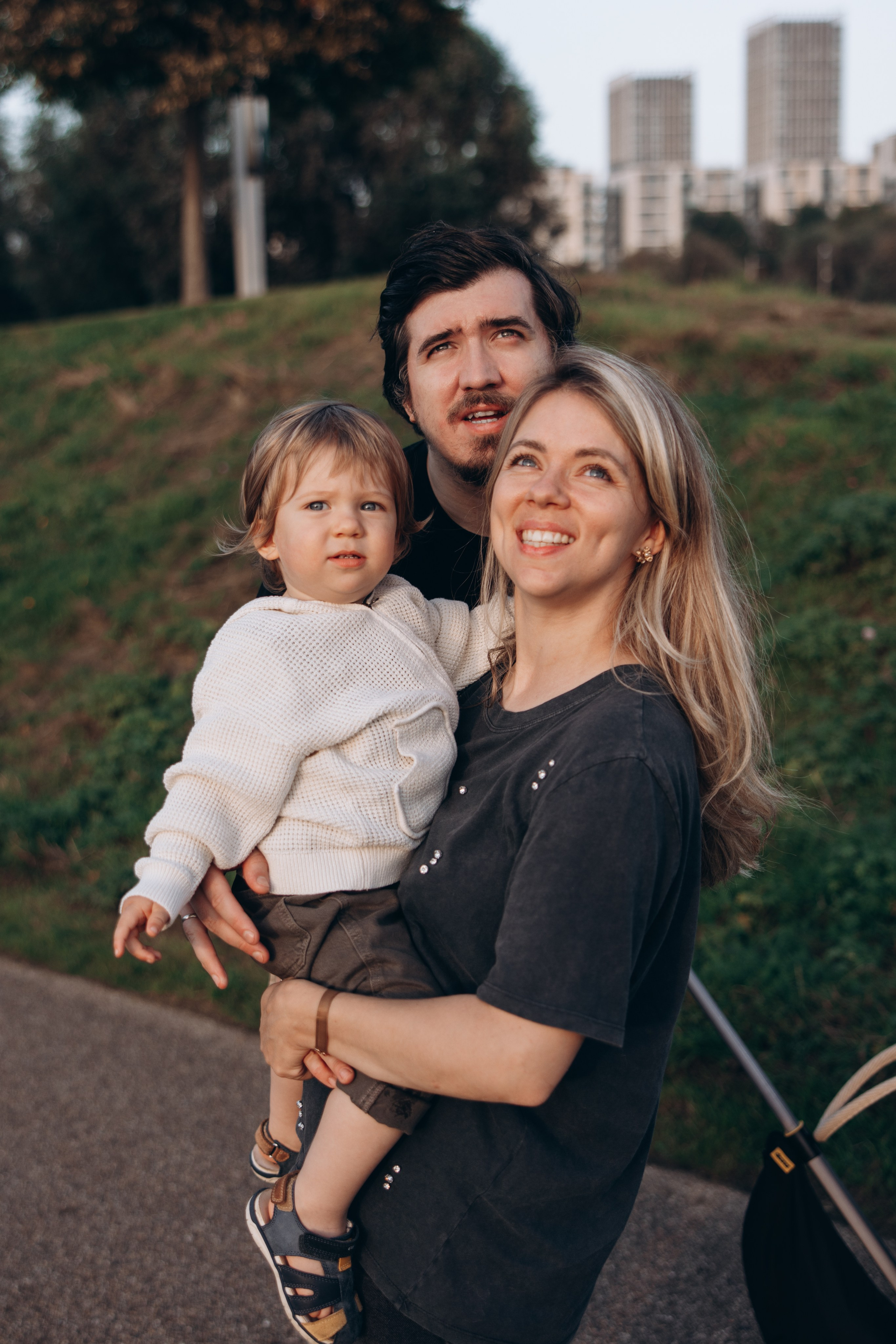 Maksim with parents (Queen Elizabeth Olympic park). Anastasia Klink, Photographer in London
