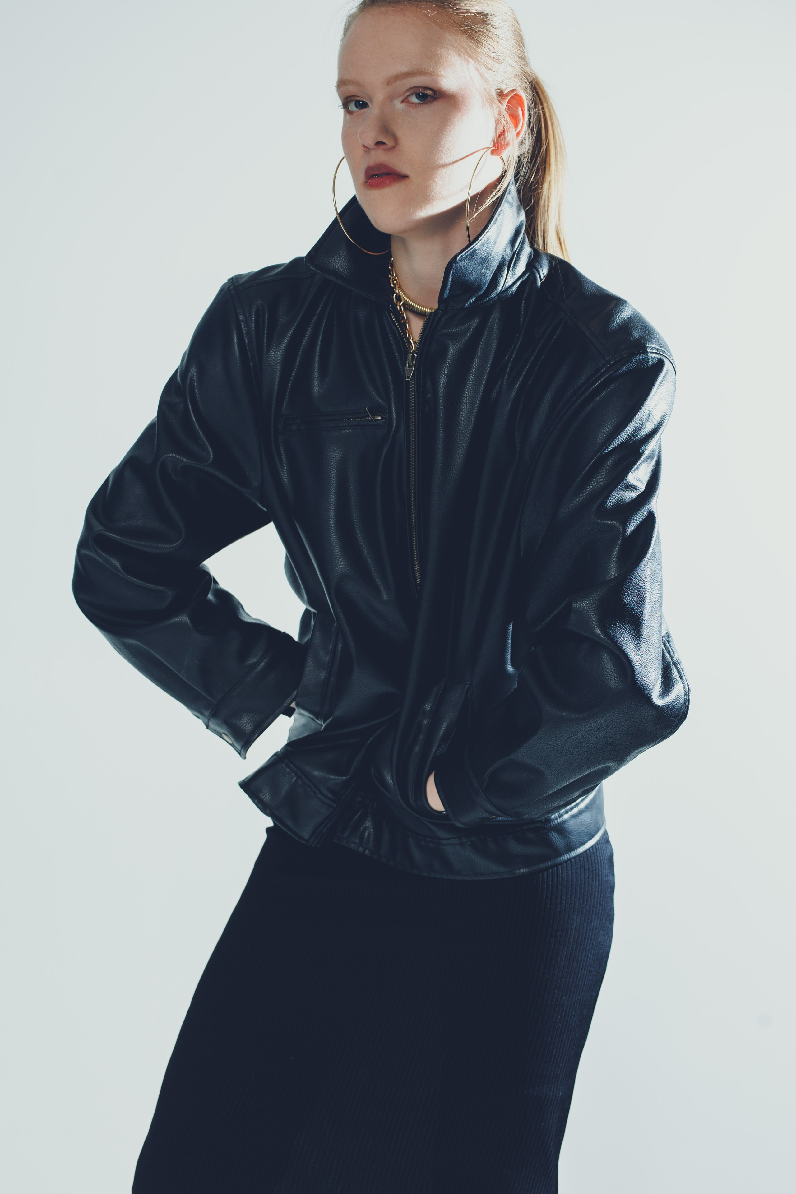 Mallikansiokuvaus. Valokuvaaja Lahti, Helsinki Elena Salonen