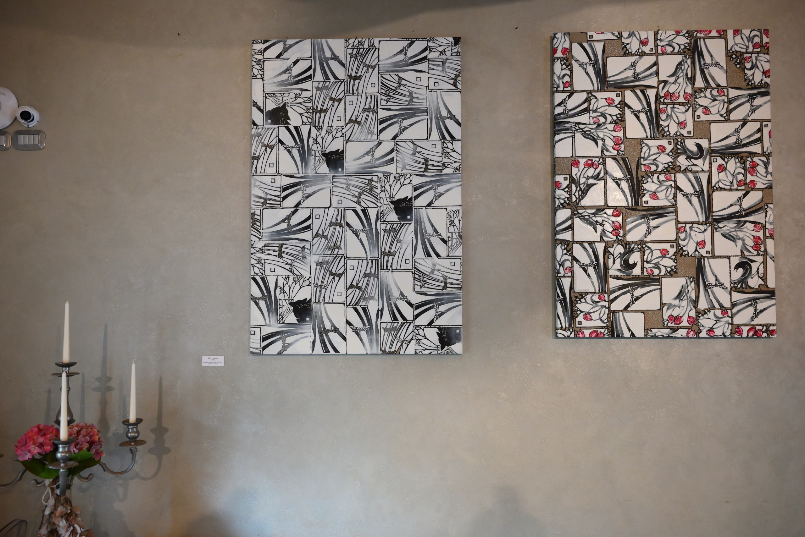 Tela decorativa contemporanea in bianco e nero, linoleografia e ricamo su tela, pattern ripetuti e ritmo visivo astratto, ideale per spazi eleganti e progetti di interior design.