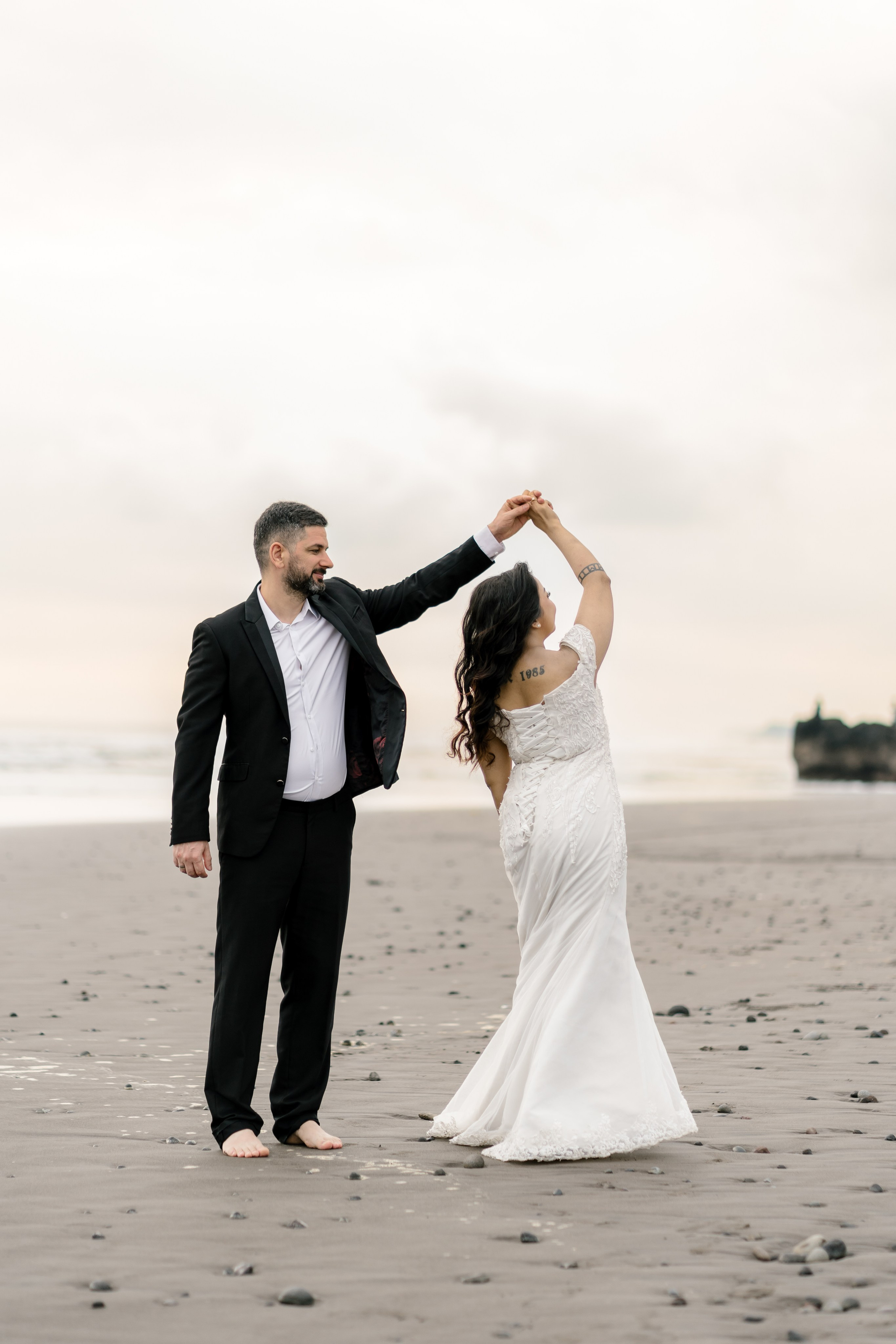 Honeymoon Photoshoot in Bali. Female Photographer in Bali