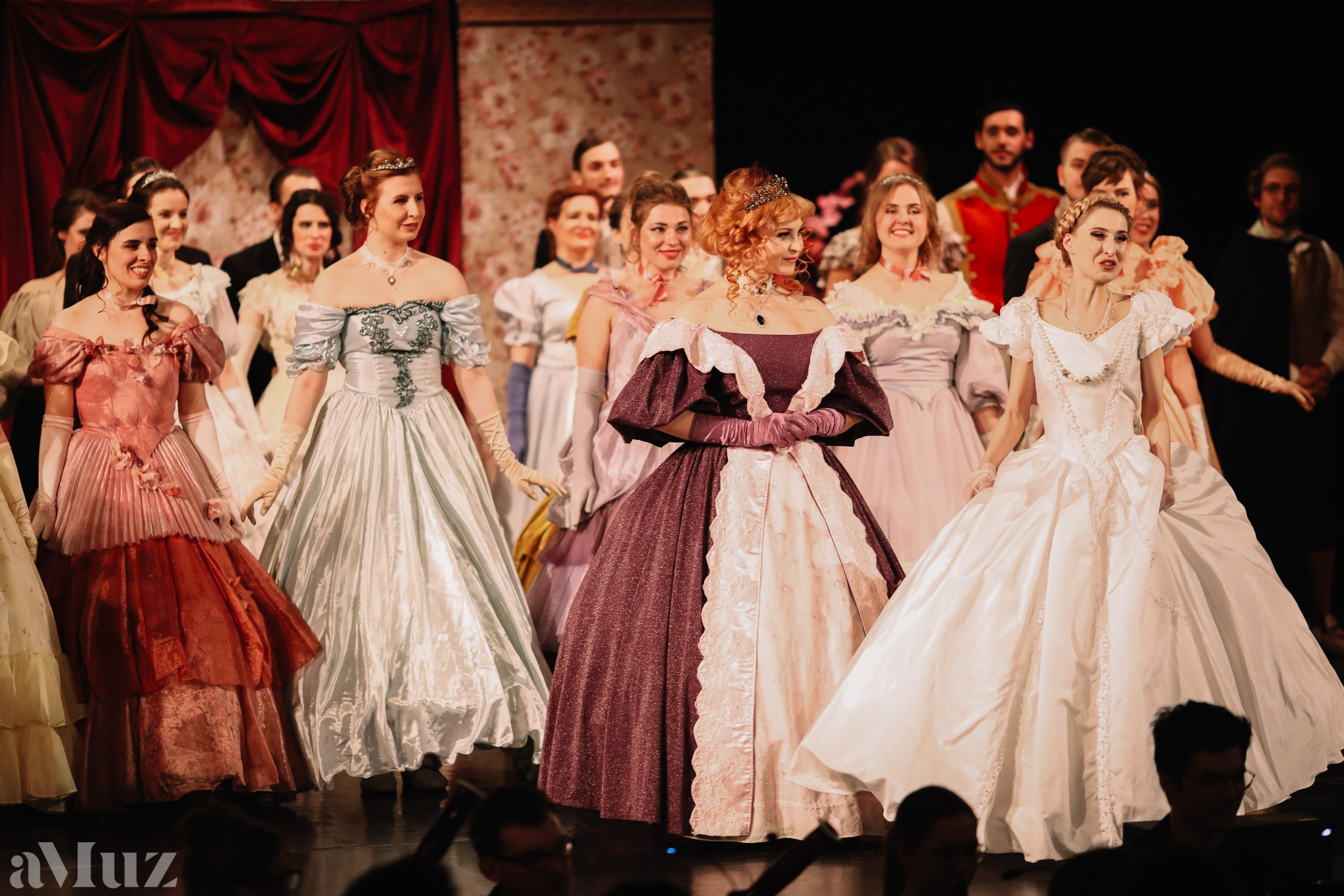 Opera Łąkowa. Fotograf Ślubny Warszawa - Sesje Biznesowe Rodzinne Eventy