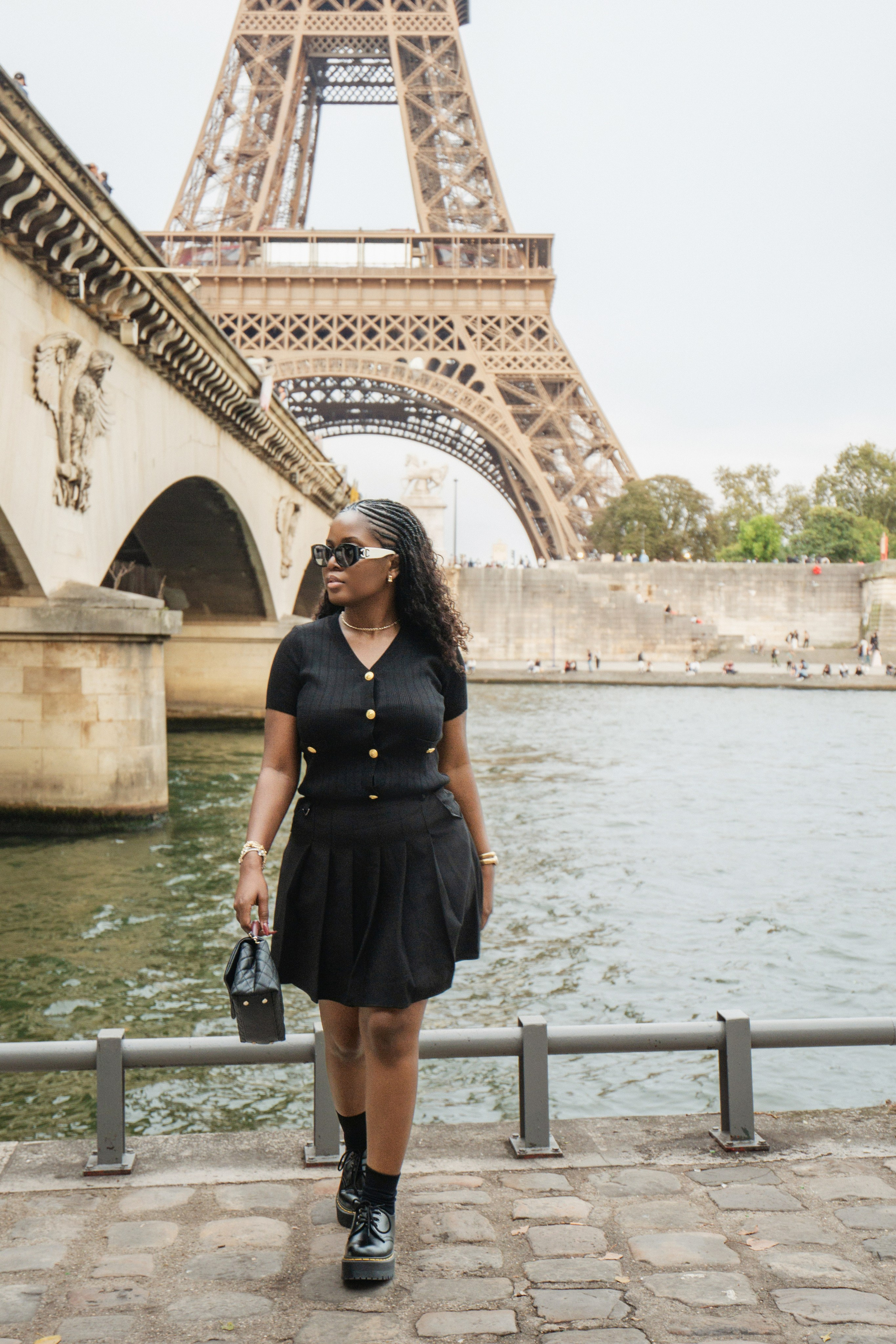 Juanita (1 hour). Photographer in Paris|Solo and groups, portraits & content, couples photo-shoot in Paris at the best locations