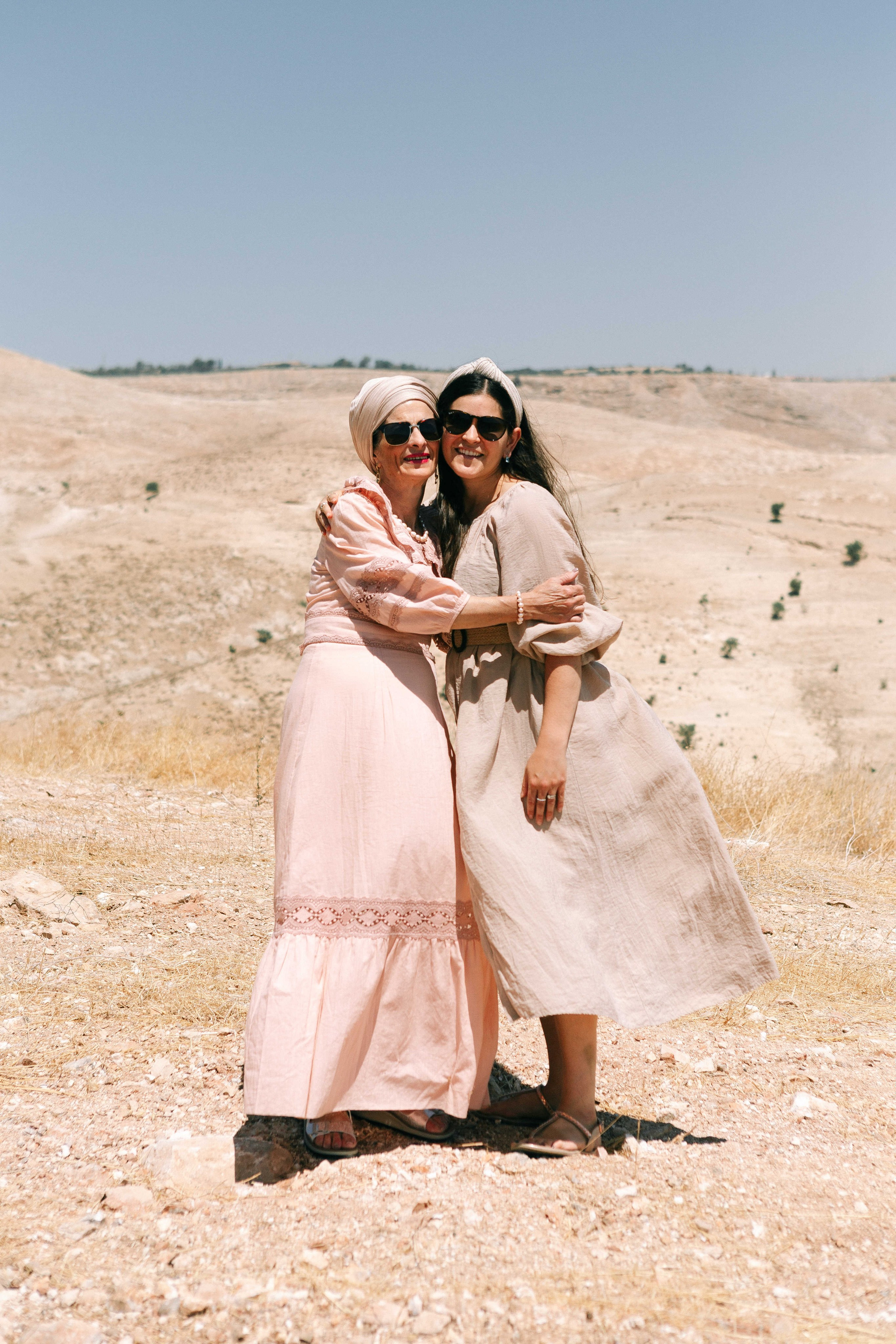 MAALE ADUMIM, HOME PHOTO SESSION + DESERT. Https://shi-photo.com/