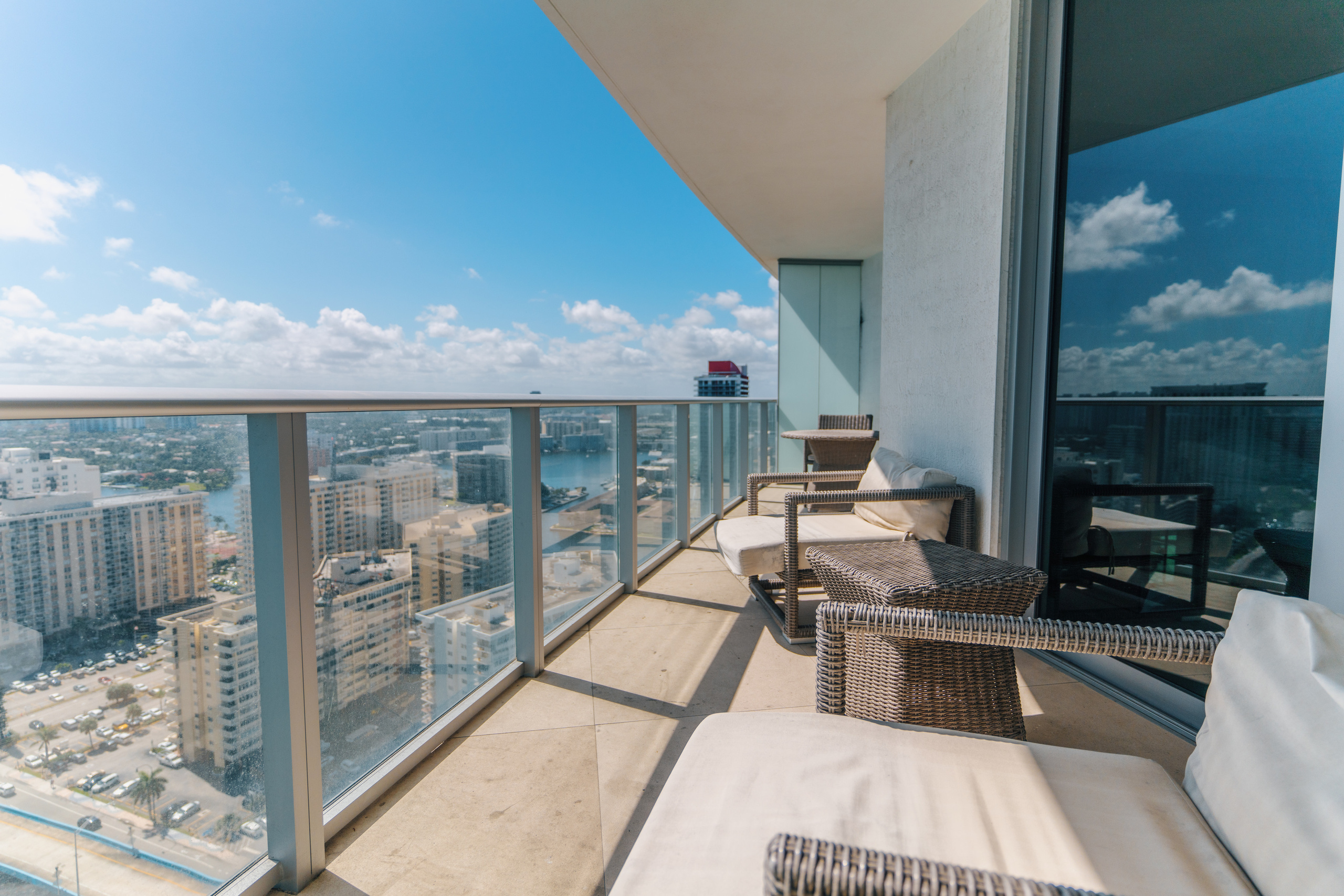 Real Estate Photographer & Videographer in Miami, Sunny Isles. Photo & Video Production Studio #1