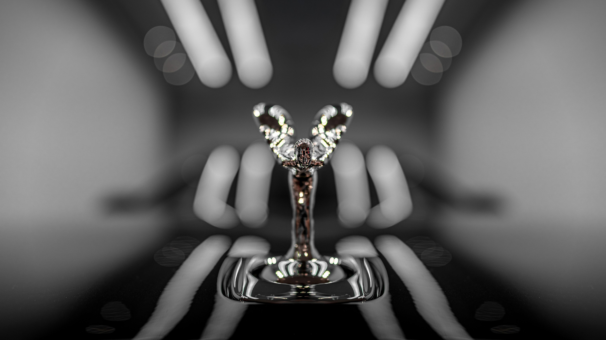 ROLLS-ROYCE. WORLDWIDE COMMERCIAL AUTOMOTIVE PHOTOGRAPHER