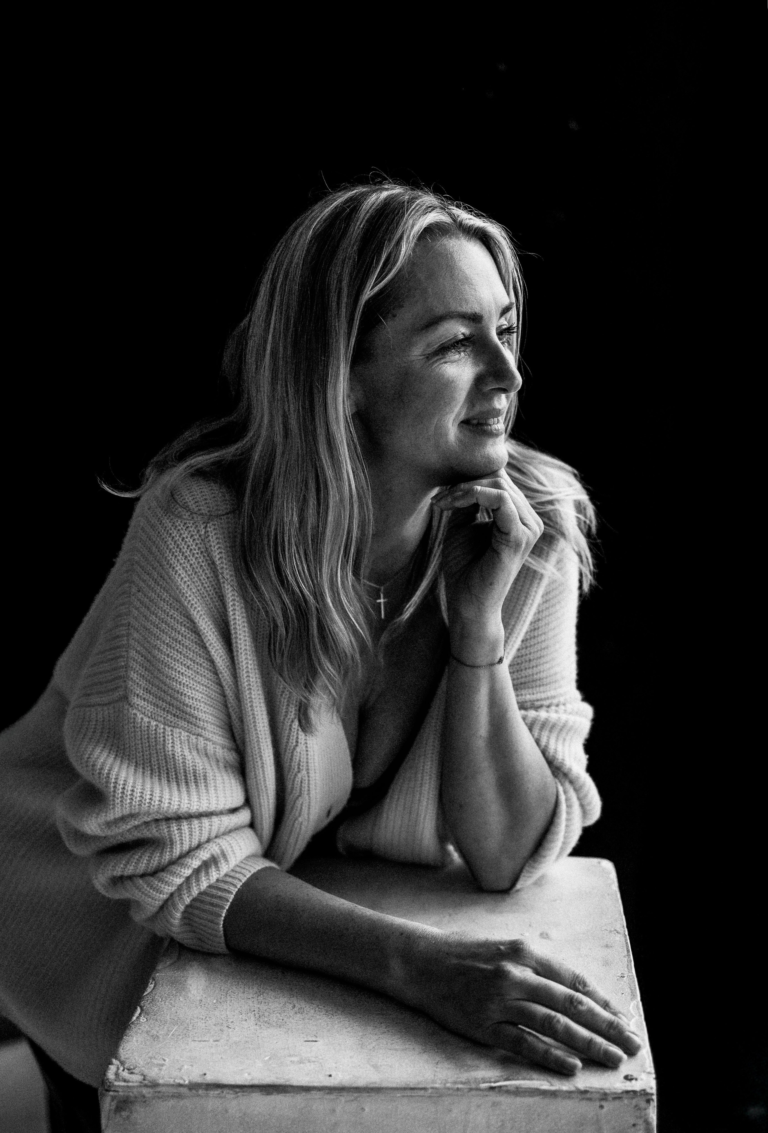 A. Rawnoir- Portrait photography by Daria Paliy.Timeless black&white portraits of women in NYC area