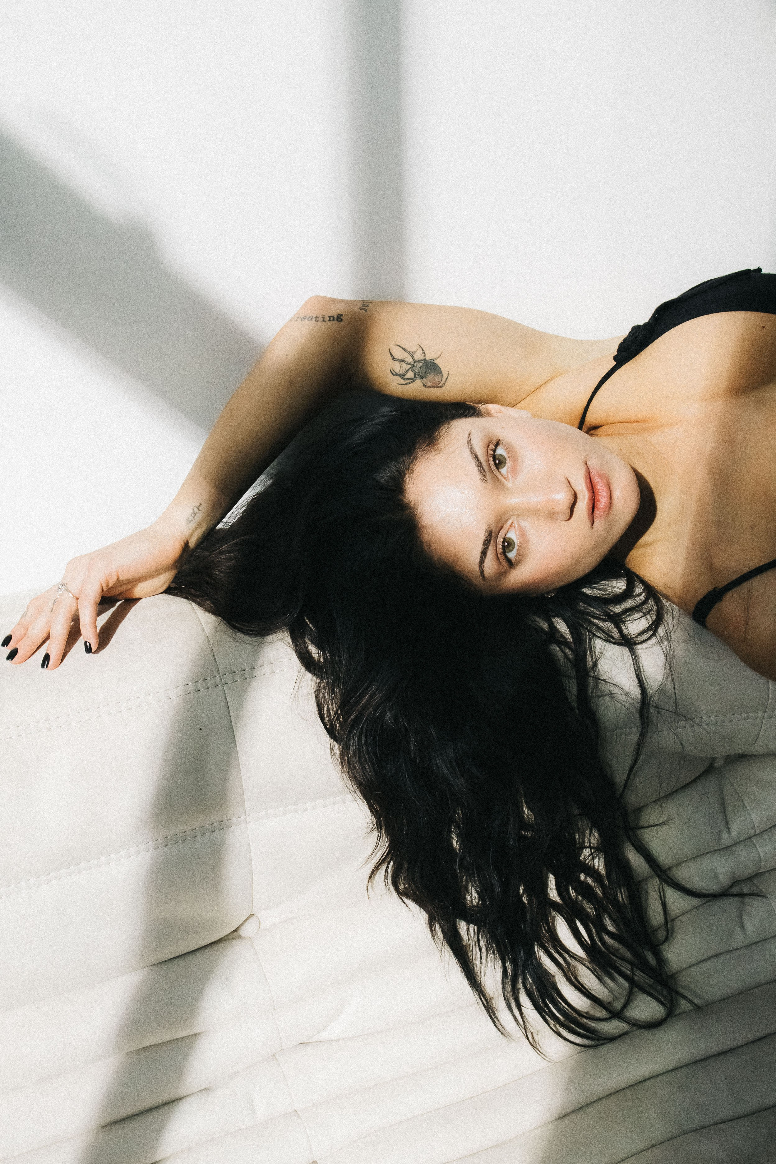 E. Rawnoir- Portrait photography by Daria Paliy.Timeless black&white portraits of women in NYC area