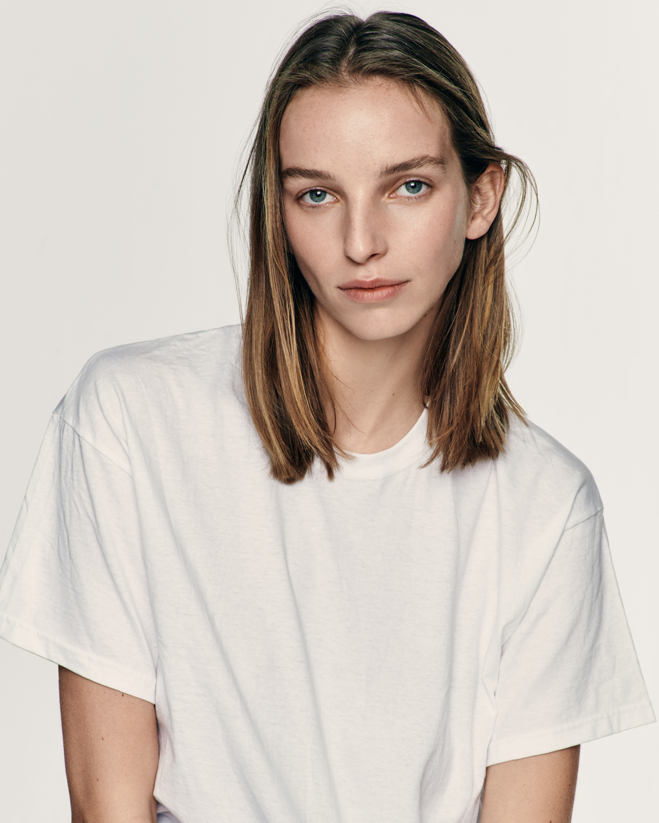 Minimal. Алина Ефимова — ретушёр (beaty, fashion, product)