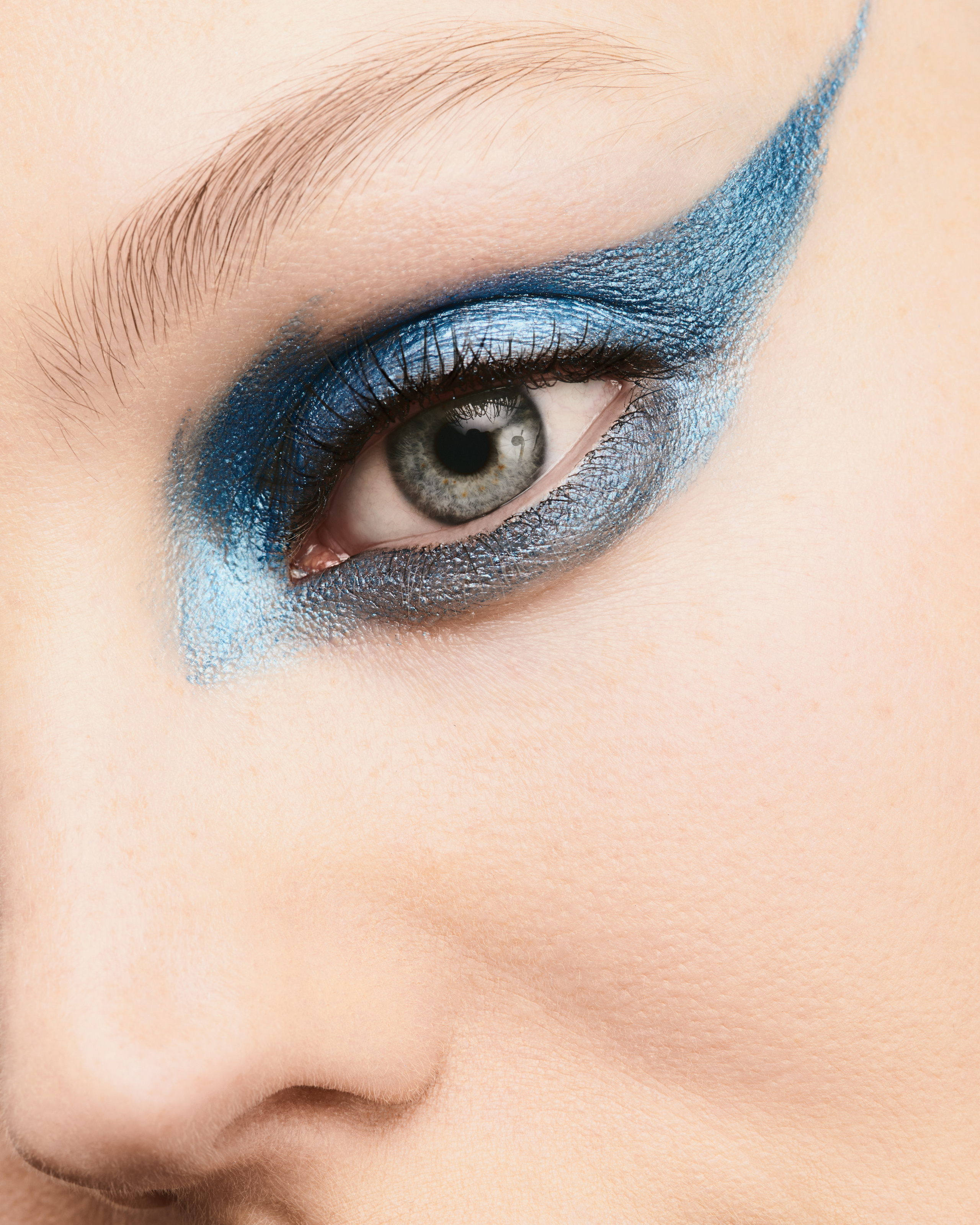 Mirror Mirror. Алина Ефимова — ретушёр (beaty, fashion, product)