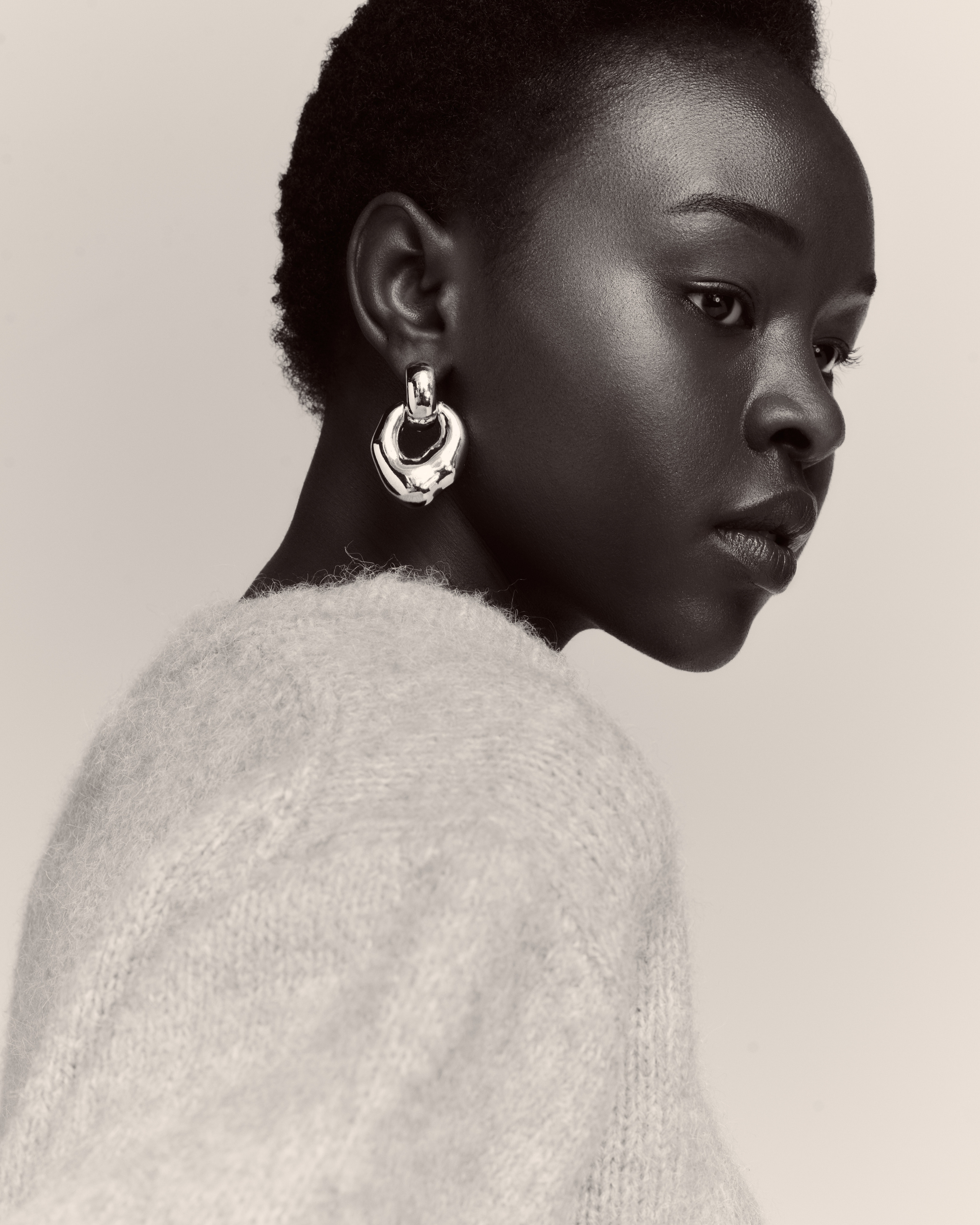 Tumbush. Alina Efimova — Retoucher (Beauty, fashion and product)